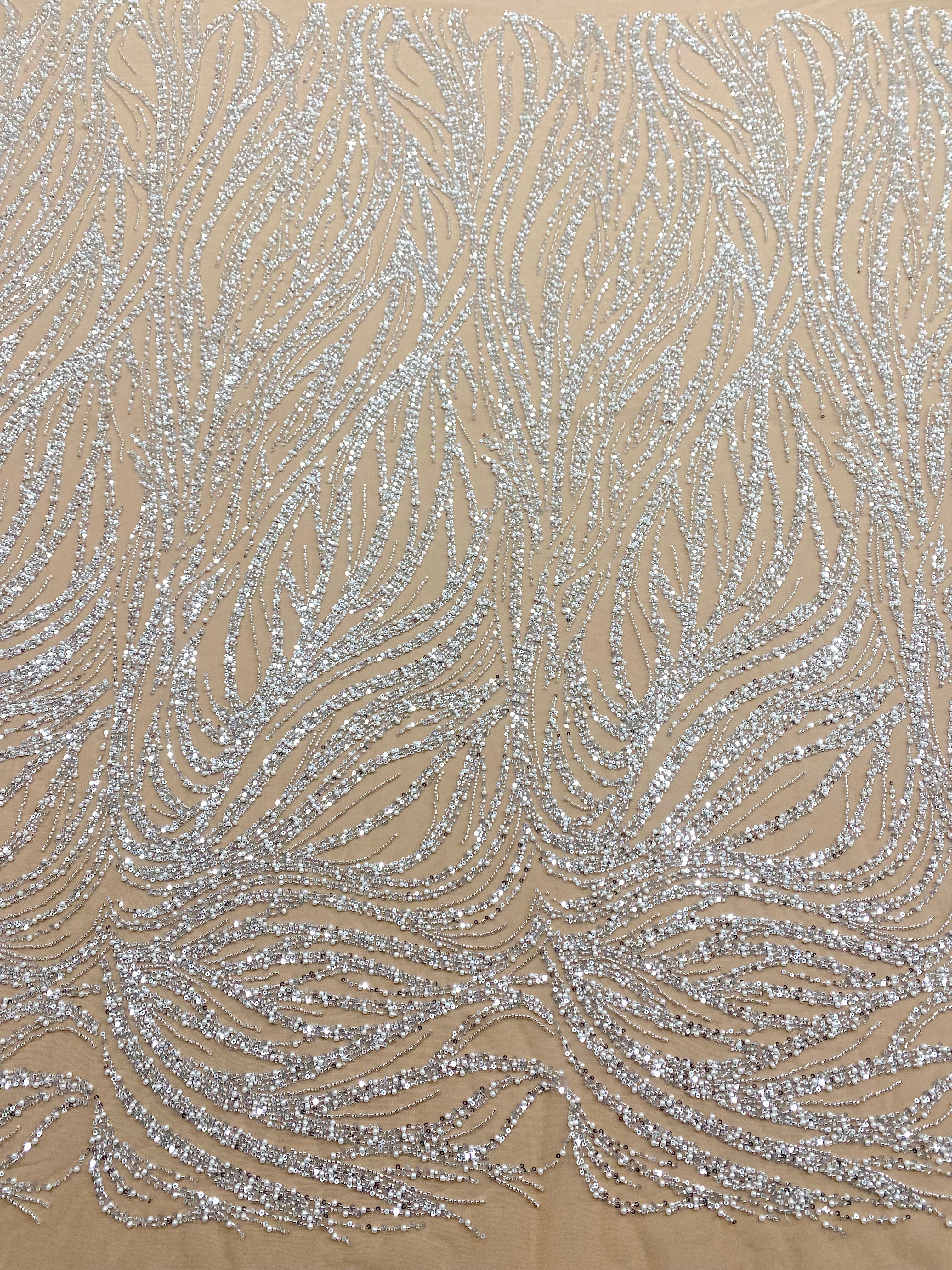 Dantela Couture Argintie pe Tulle Nude cu Model Geometric, cu Perle, Margele si Paiete