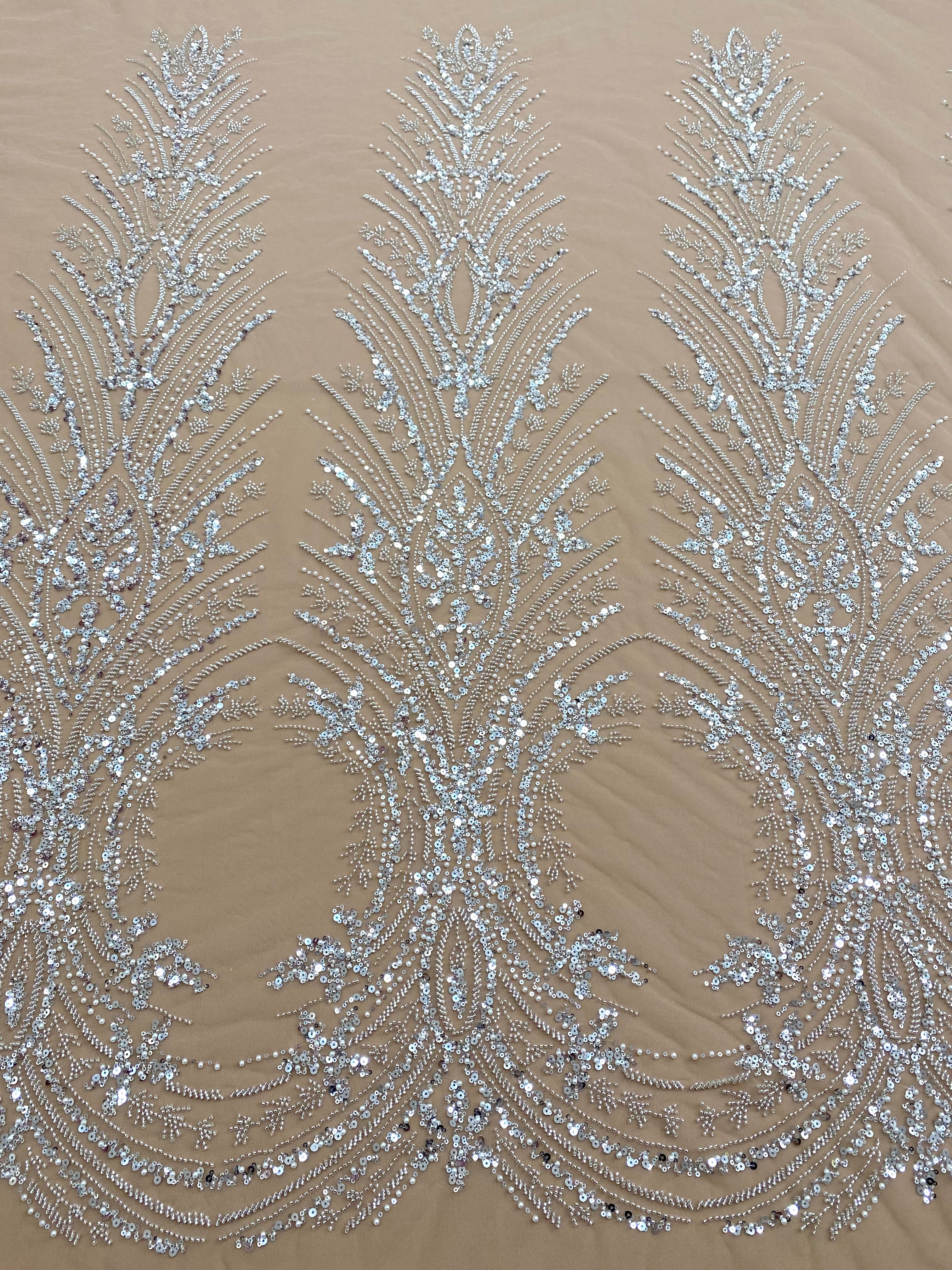 Dantela Couture Argintie pe Tulle Nude cu Panou, cu Perle, Margele si Paiete