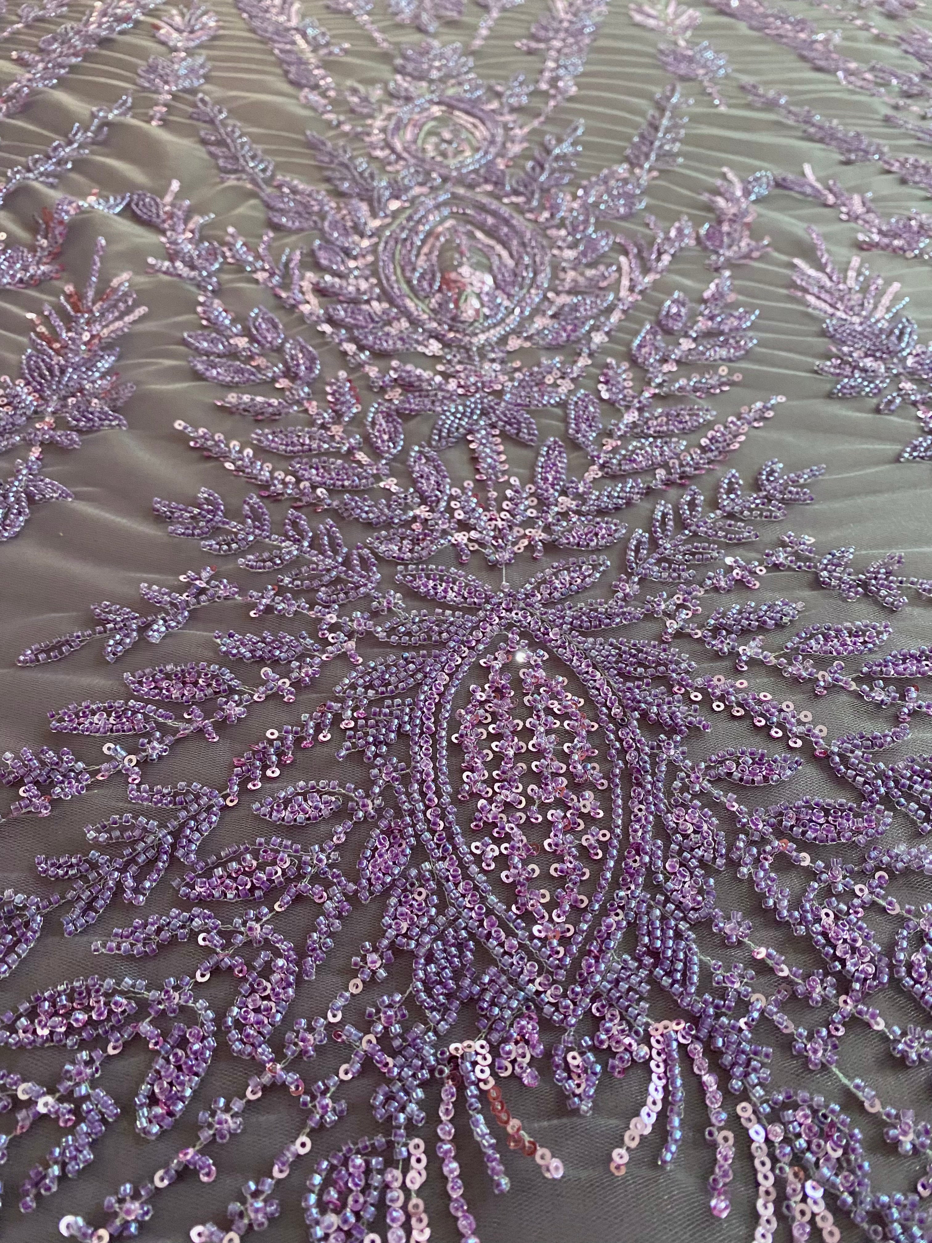 Dantela Couture Lavanda Pudrata cu Model Simetric, cu Margele si Paiete