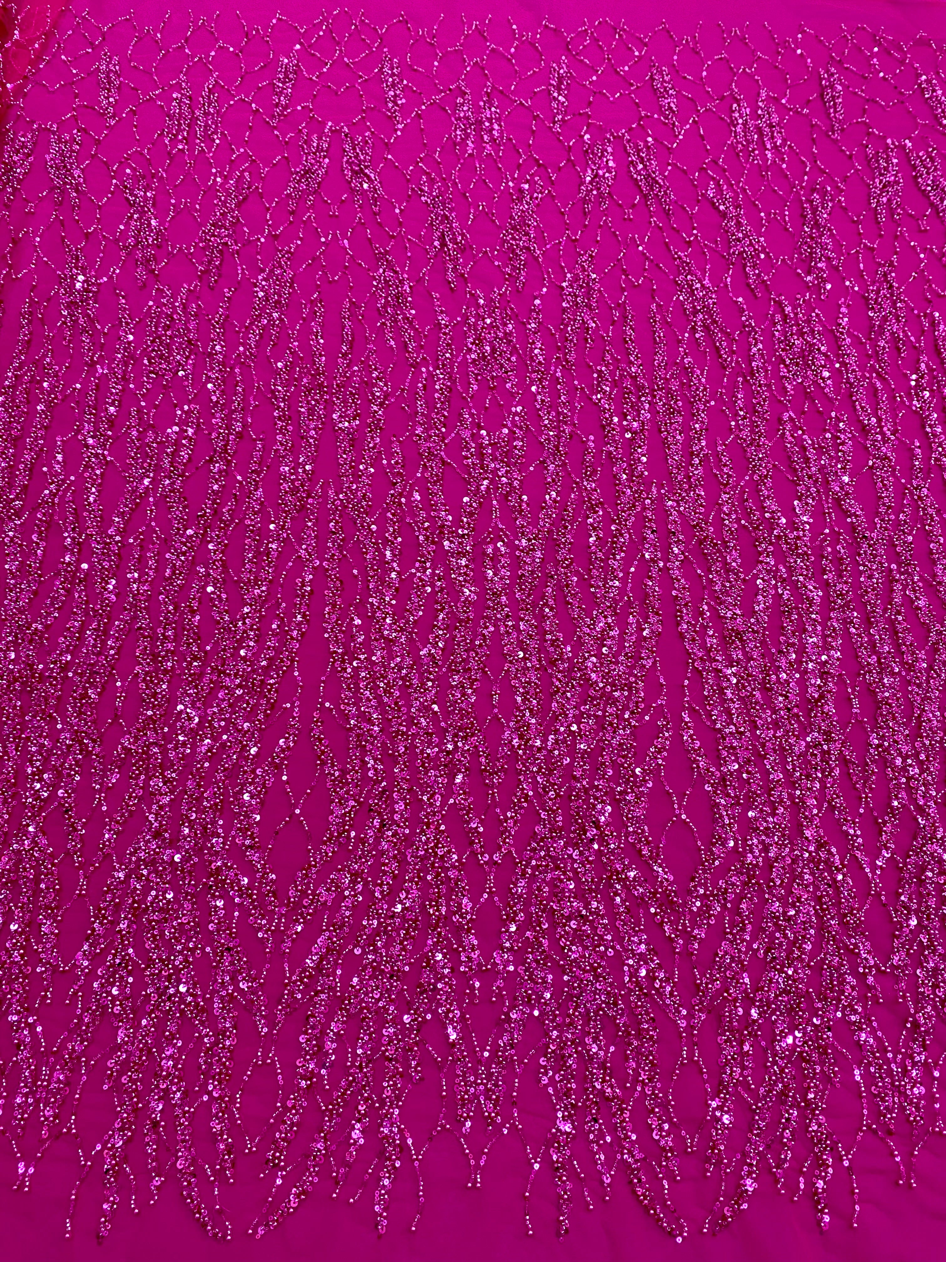 Dantela Couture Fucsia cu Siraguri cu Perle, Margele si Paiete
