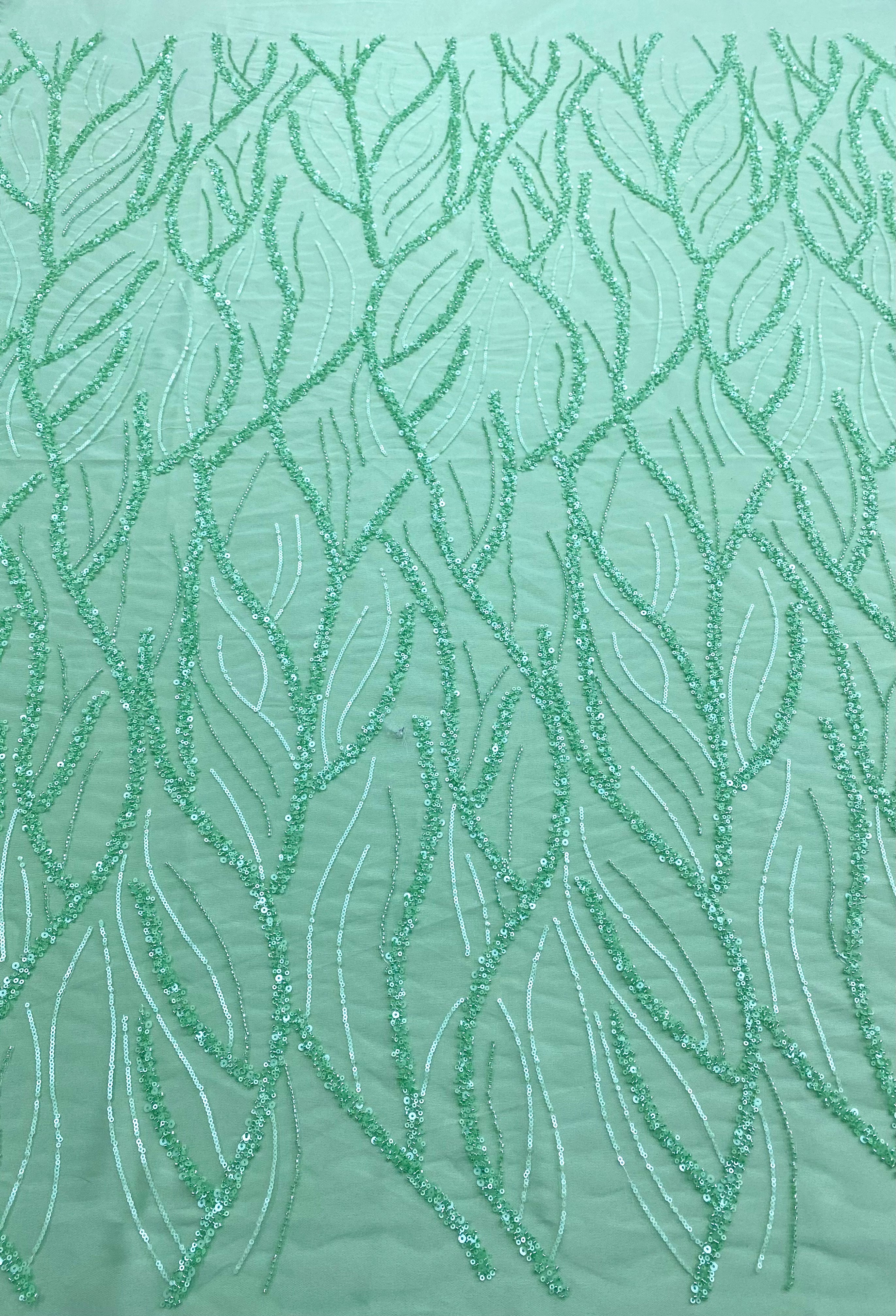 Dantela Couture Verde Menta cu Siraguri, cu Margele si Paiete