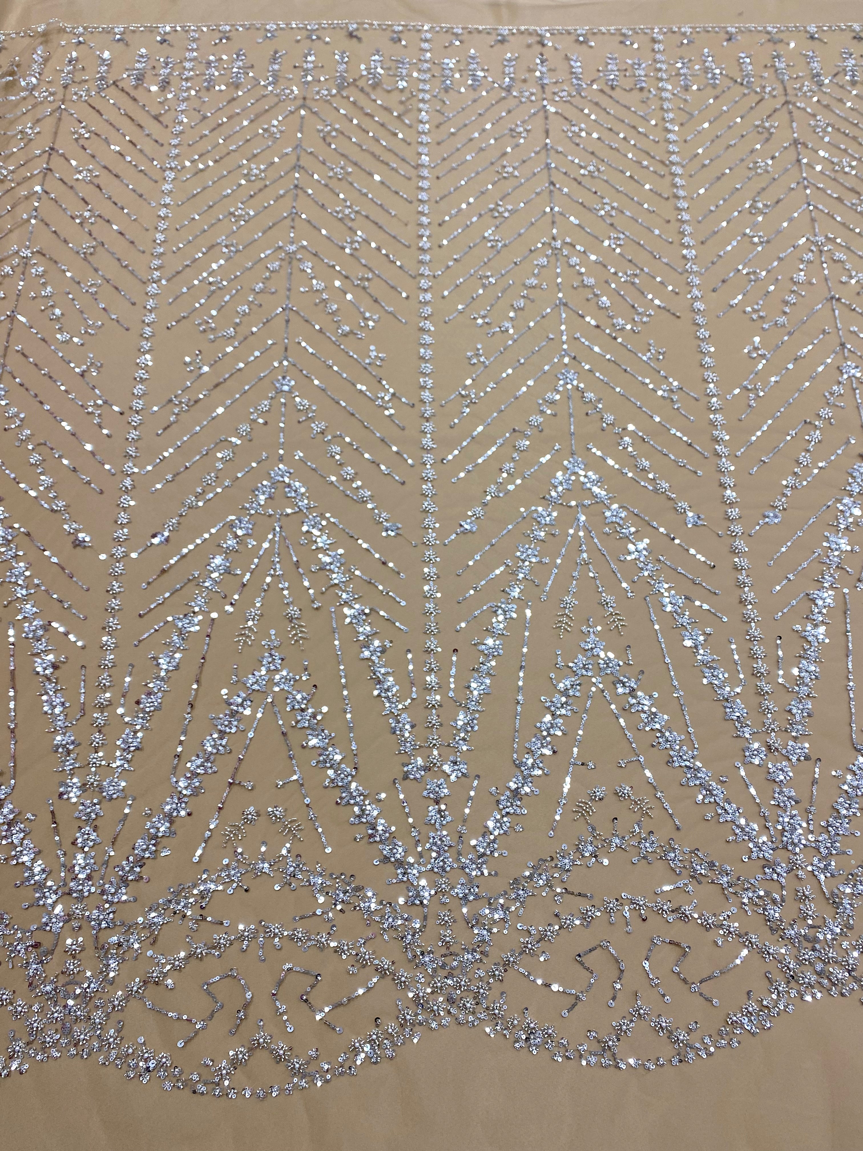 Dantela Couture Argintie pe Tulle Nude cu Model Geometric, cu Perle, Margele si Paiete