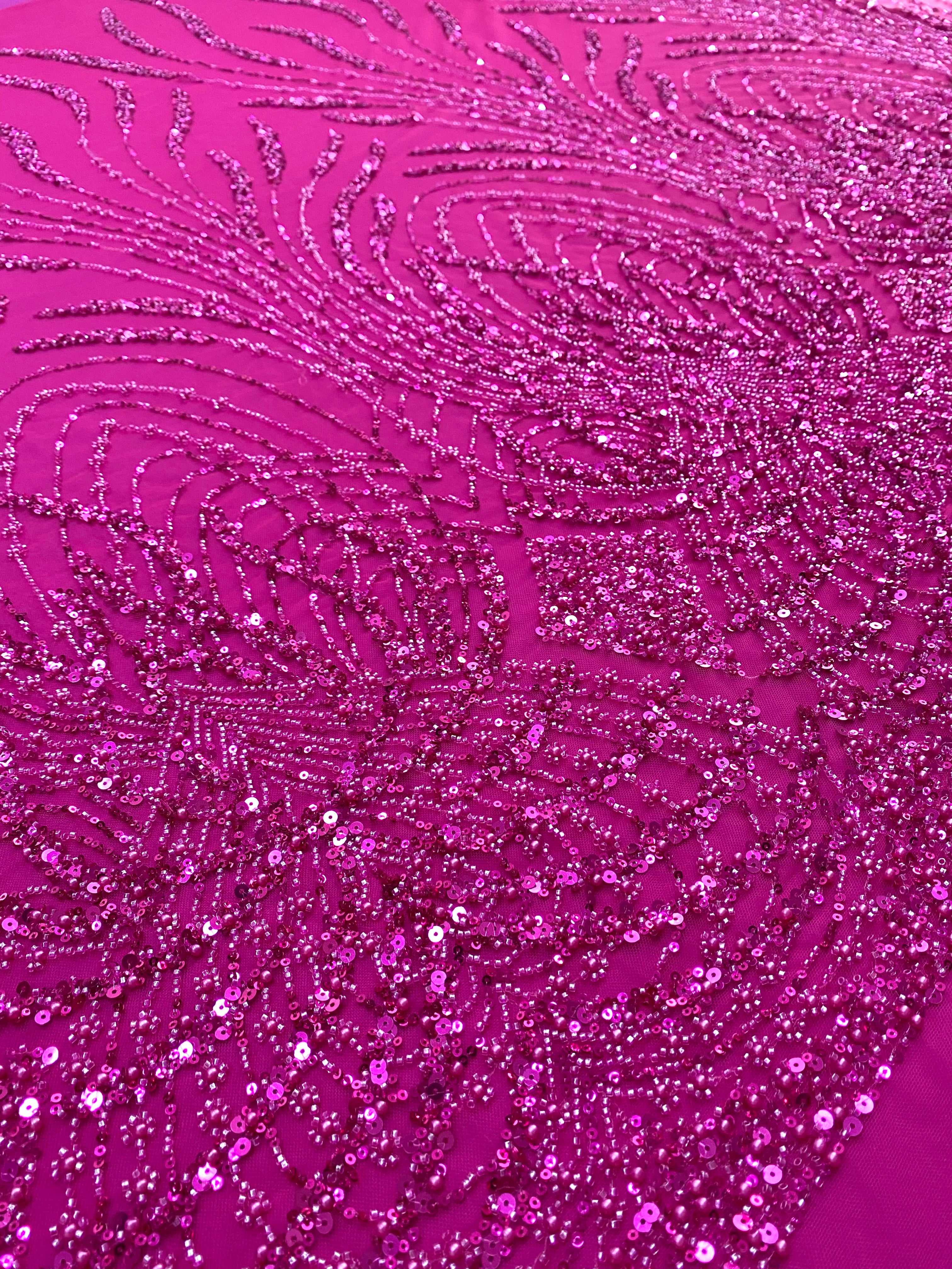 Dantela Couture Fucsia cu Panou, cu Perle, Margele si Paiete