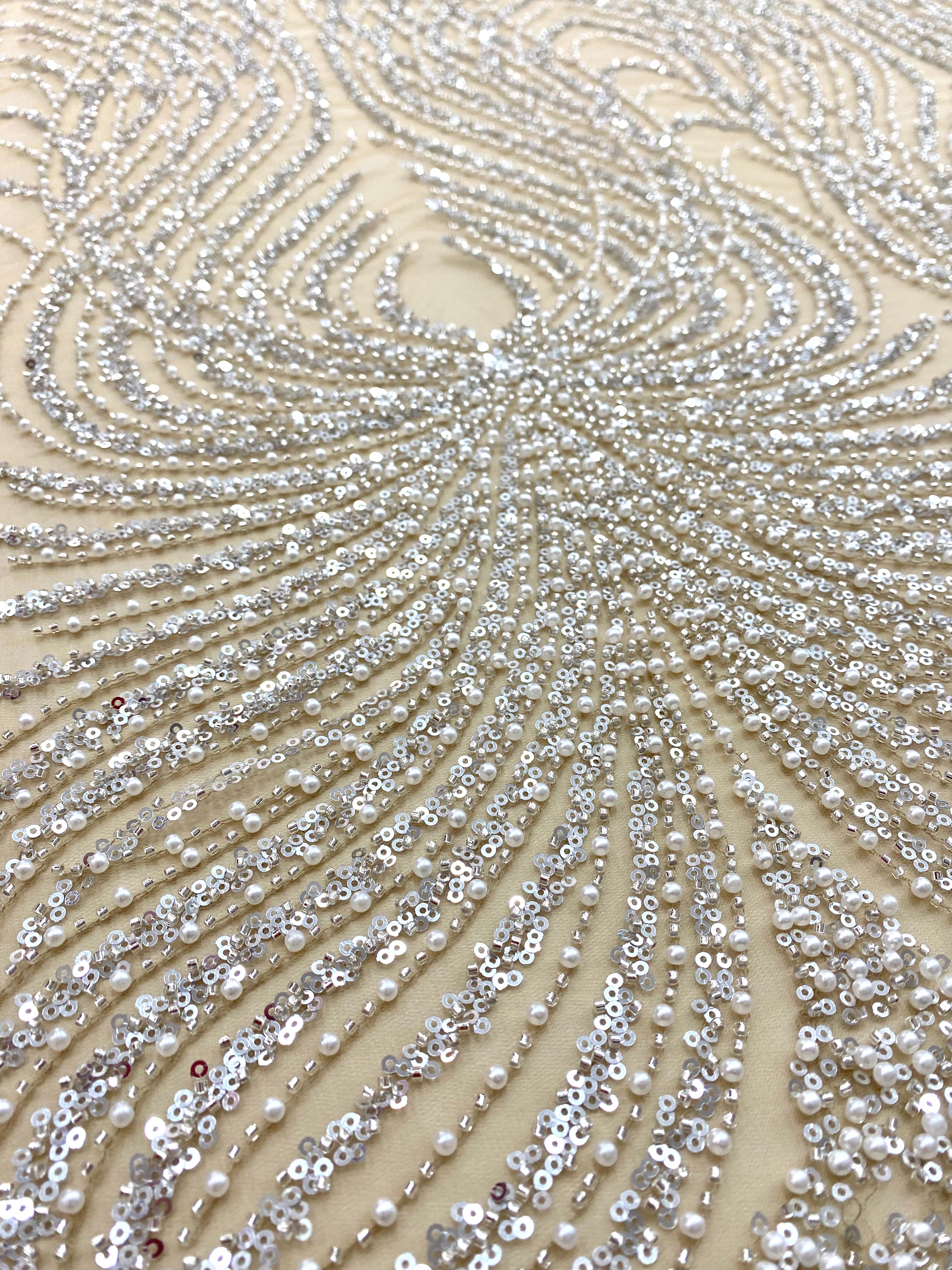 Dantela Couture Argintie pe Tulle Nude cu Panou, cu Perle, Margele si Paiete