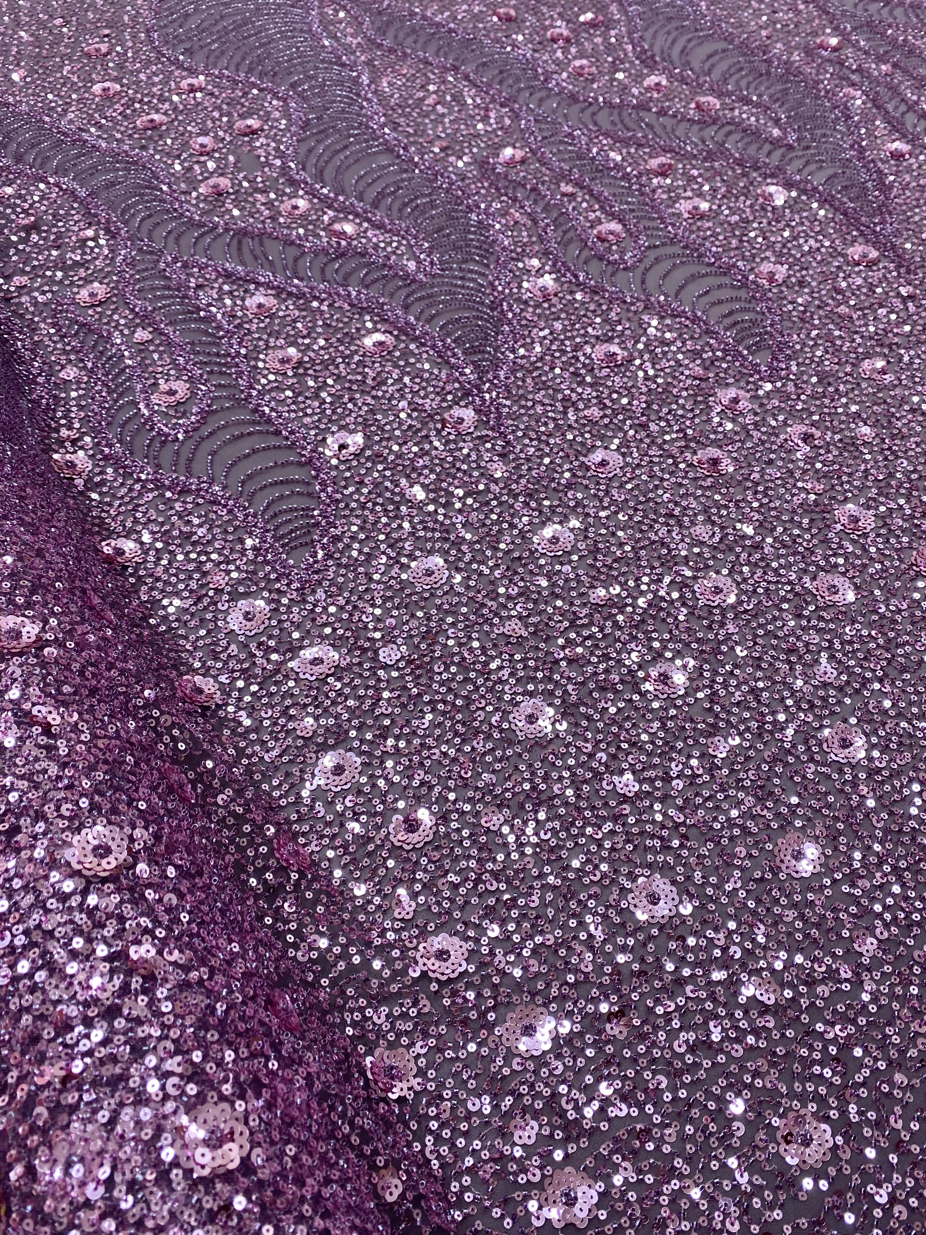 Dantela Couture Lavanda Pudrata cu Model Geometric si Flori, cu Margele si Paiete