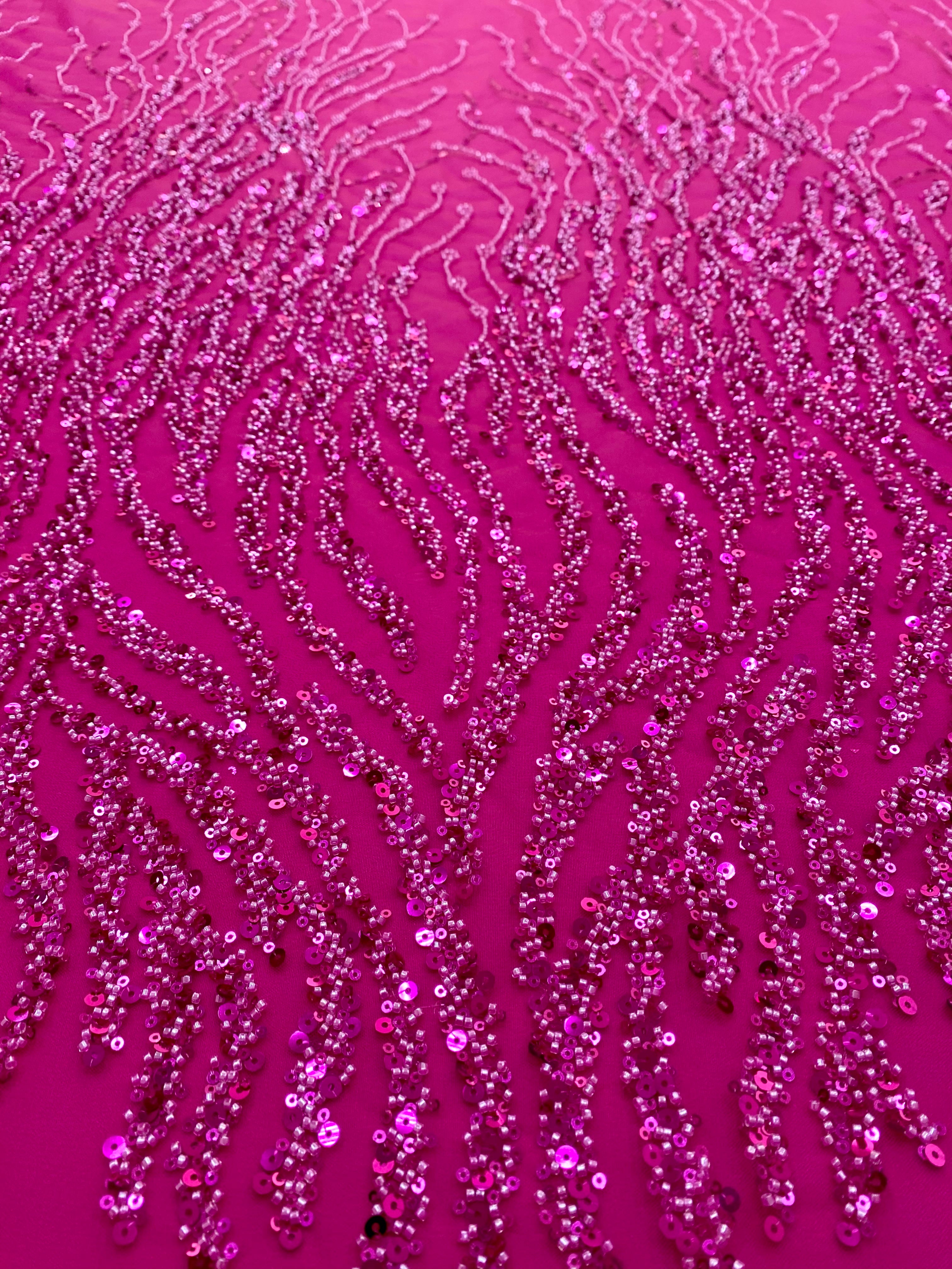 Dantela Couture Fucsia cu Siraguri, cu Margele si Paiete