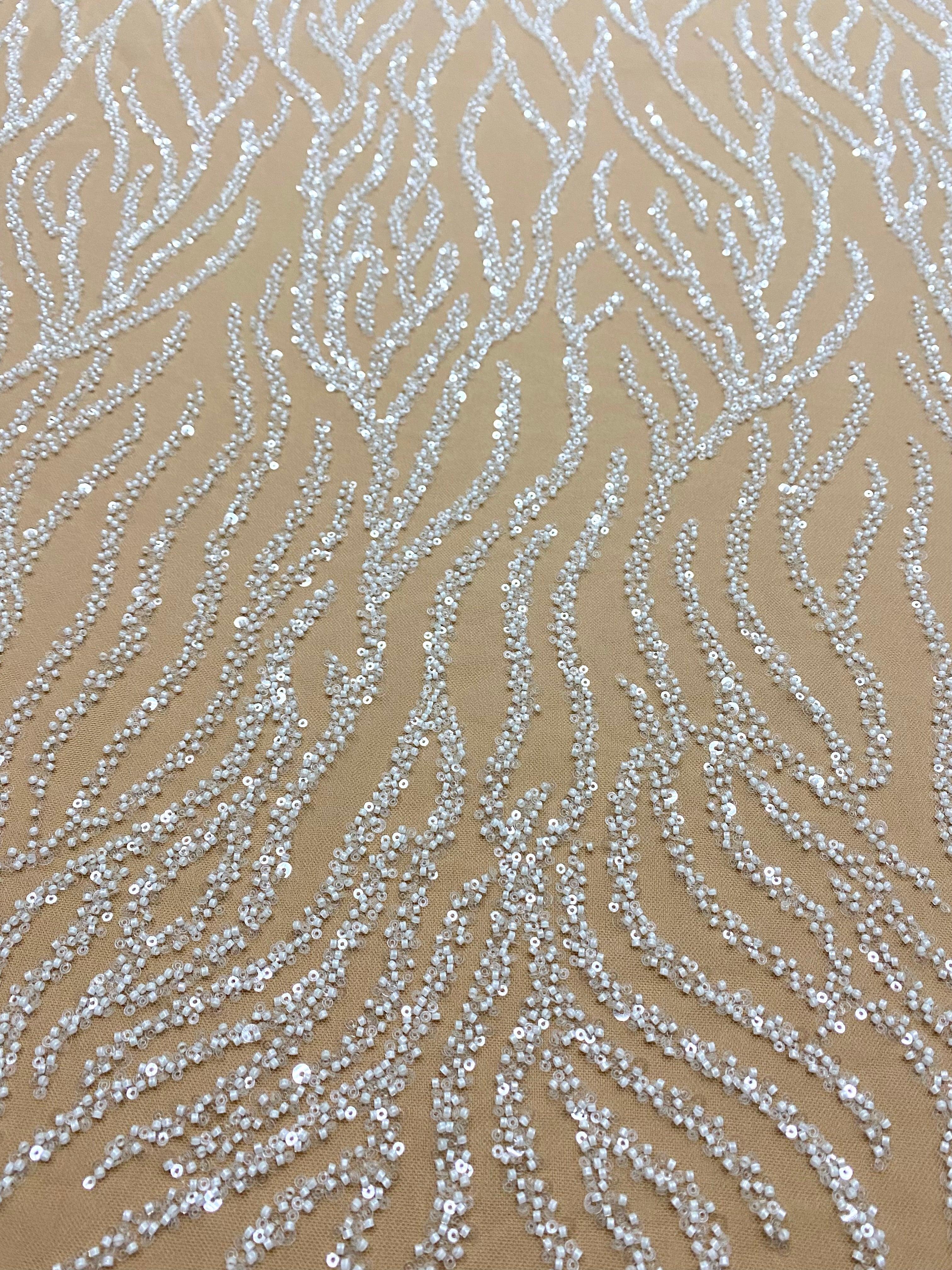 Dantela Couture Ivory pe Tulle Nude cu Siraguri, cu Margele si Paiete