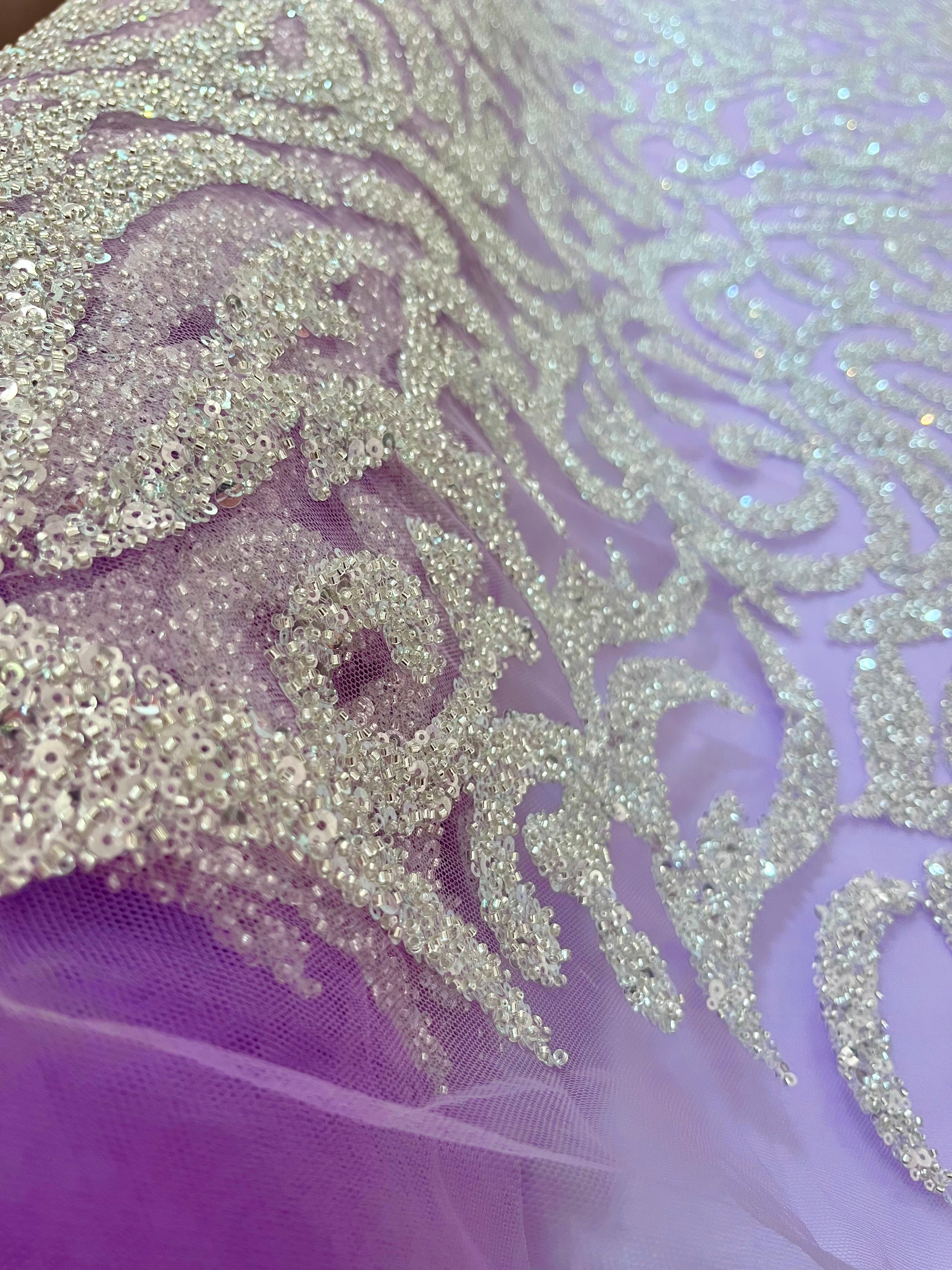 Dantela Couture Argintie pe Tulle Lavanda, cu Margele si Paiete