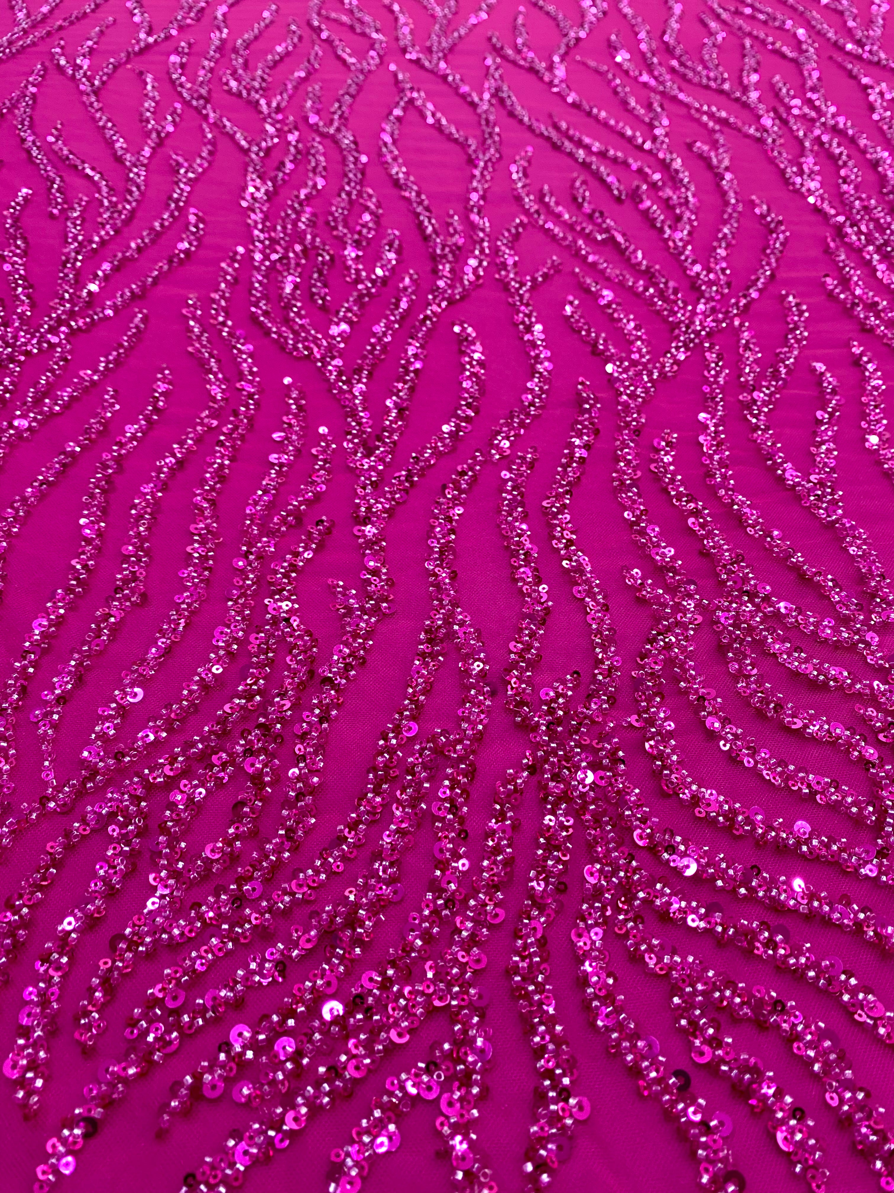 Dantela Couture Fucsia cu Siraguri, cu Margele si Paiete
