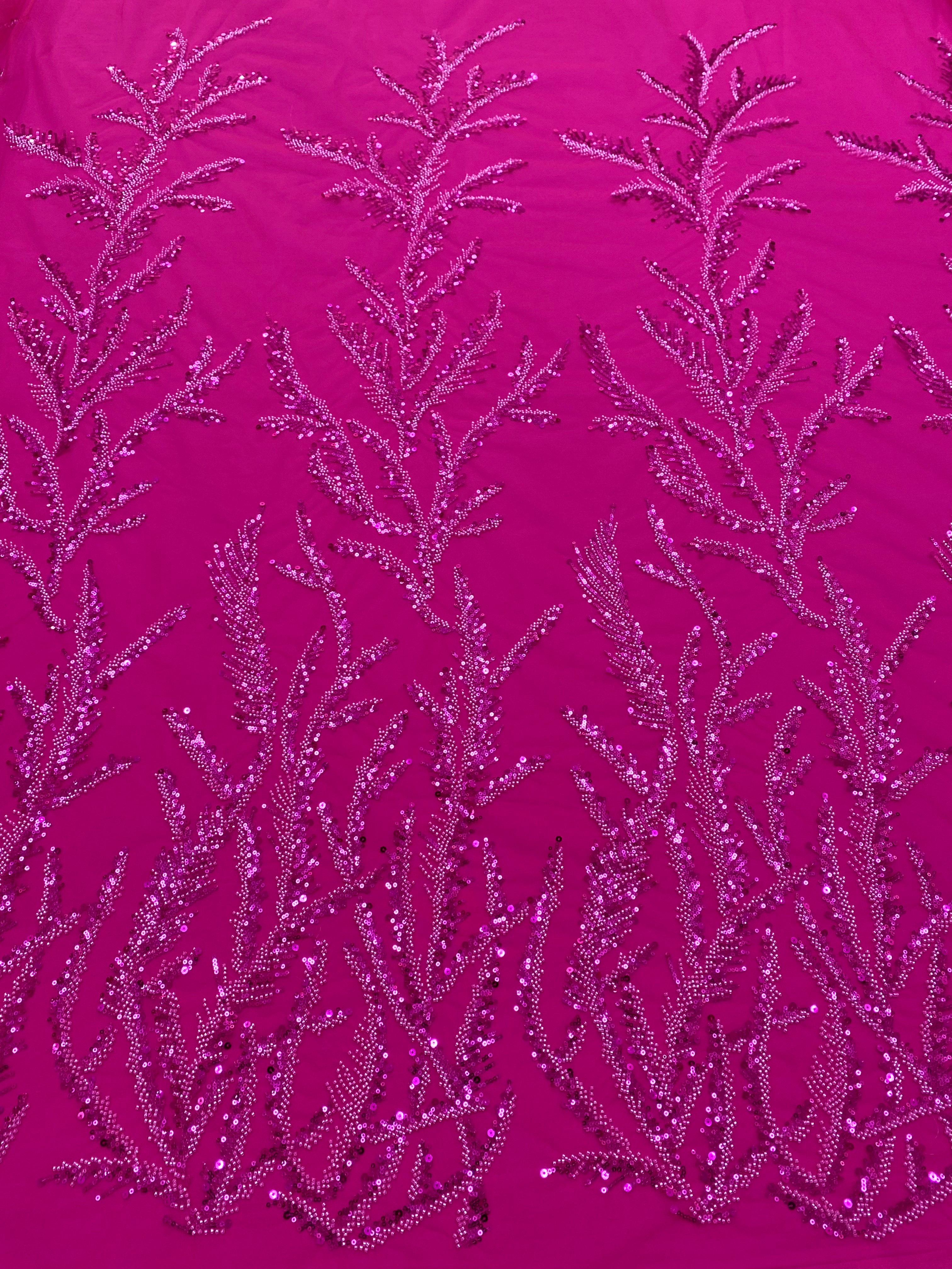Dantela Couture Fucsia cu Crengute, cu Margele si Paiete