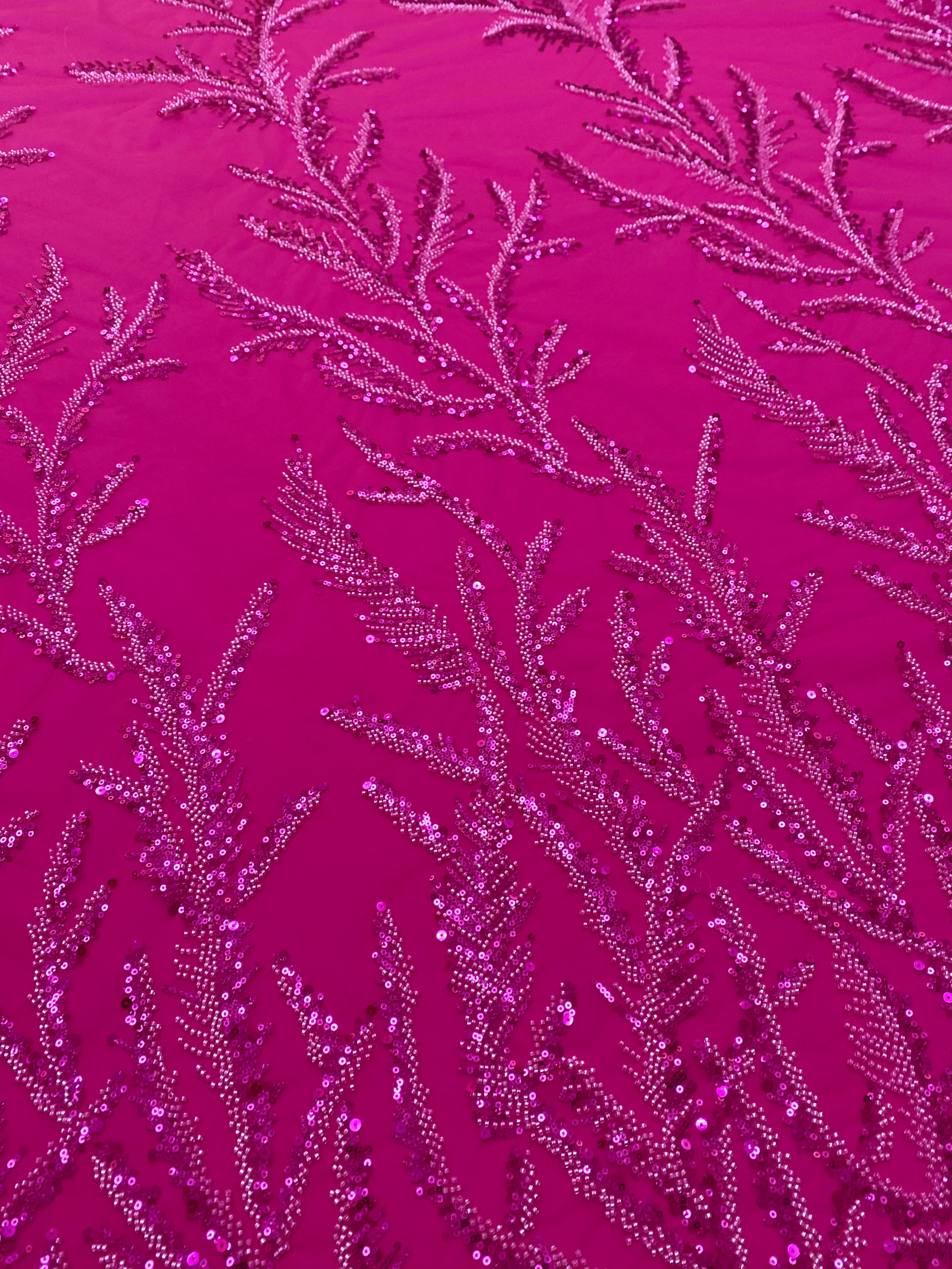 Dantela Couture Fucsia cu Crengute, cu Margele si Paiete