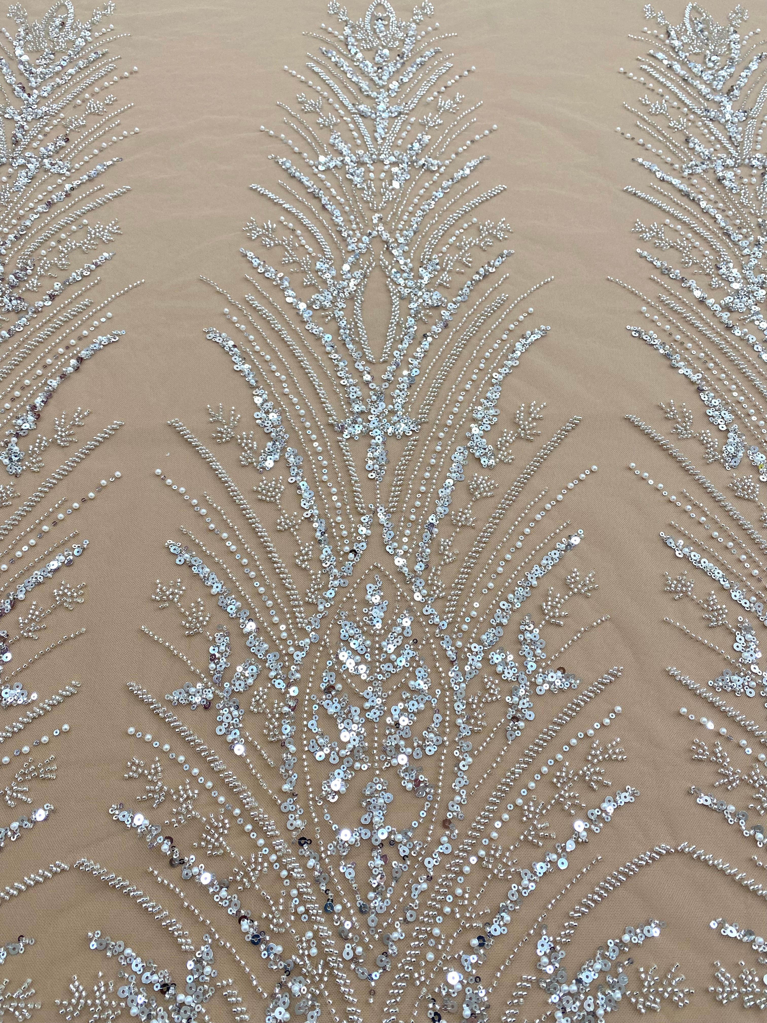 Dantela Couture Argintie pe Tulle Nude cu Panou, cu Perle, Margele si Paiete