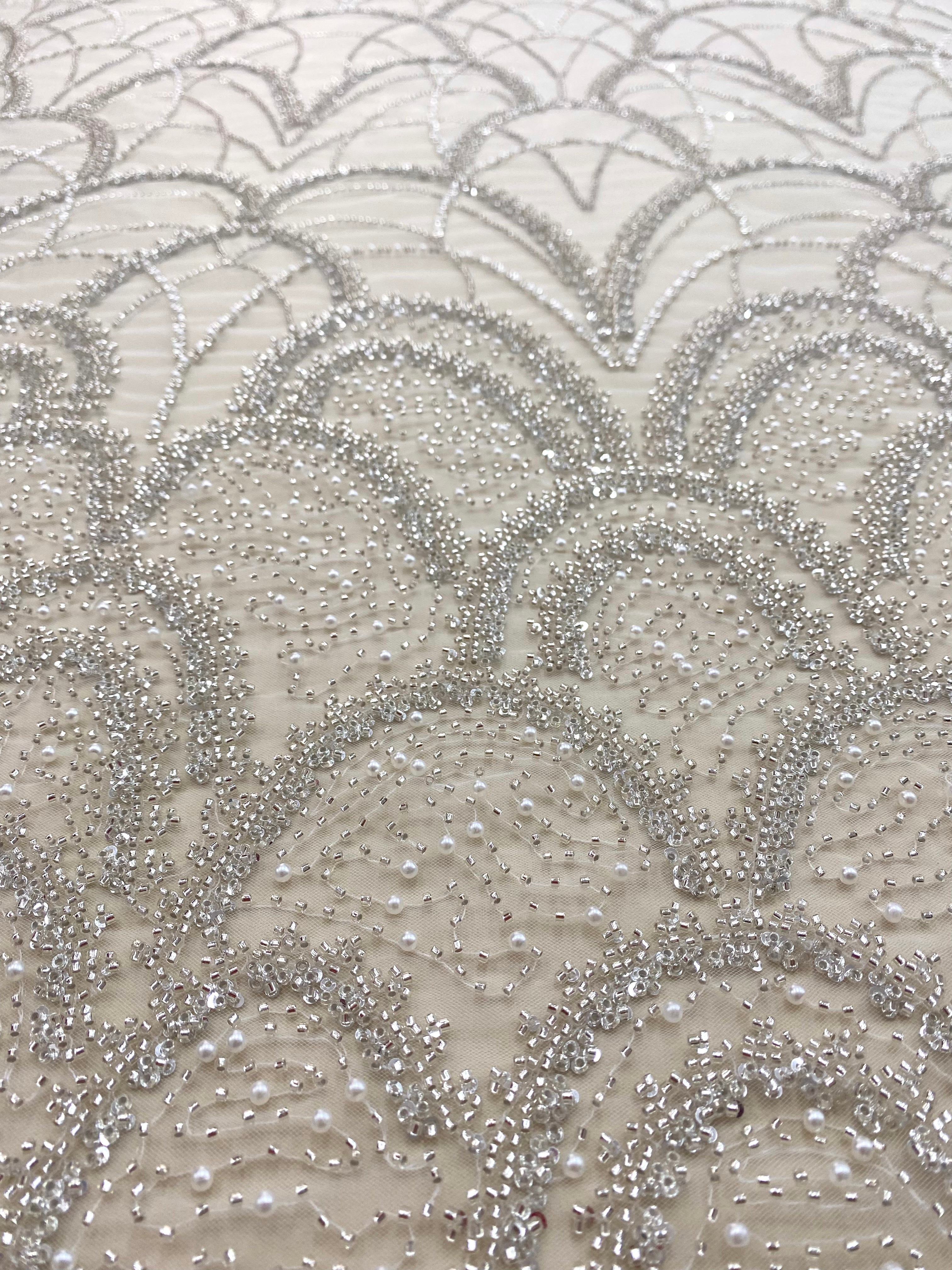 Dantela Couture Argintie pe Tulle Ivory cu Model Geometric, cu Perle, Margele si Paiete