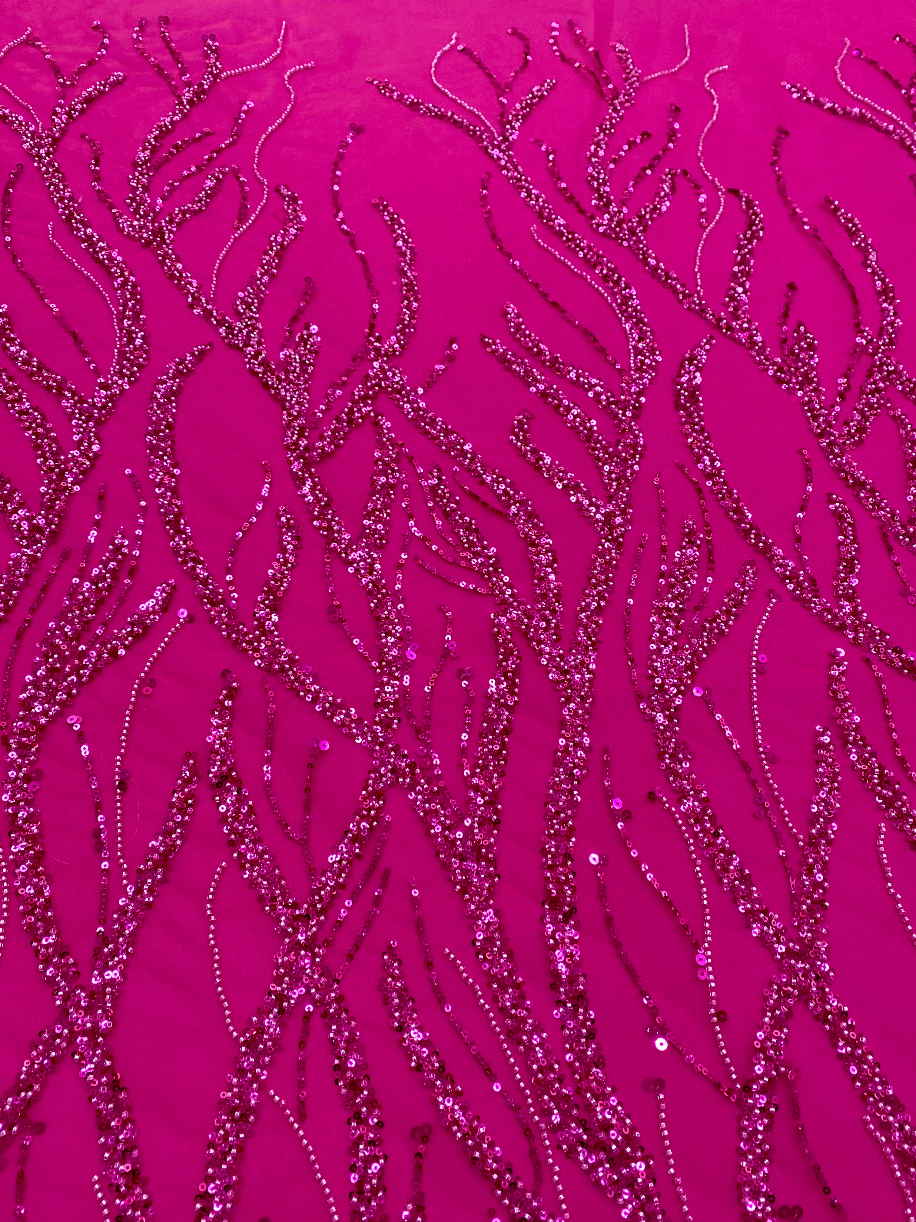 Dantela Couture Fucsia cu Siraguri, cu Margele si Paiete