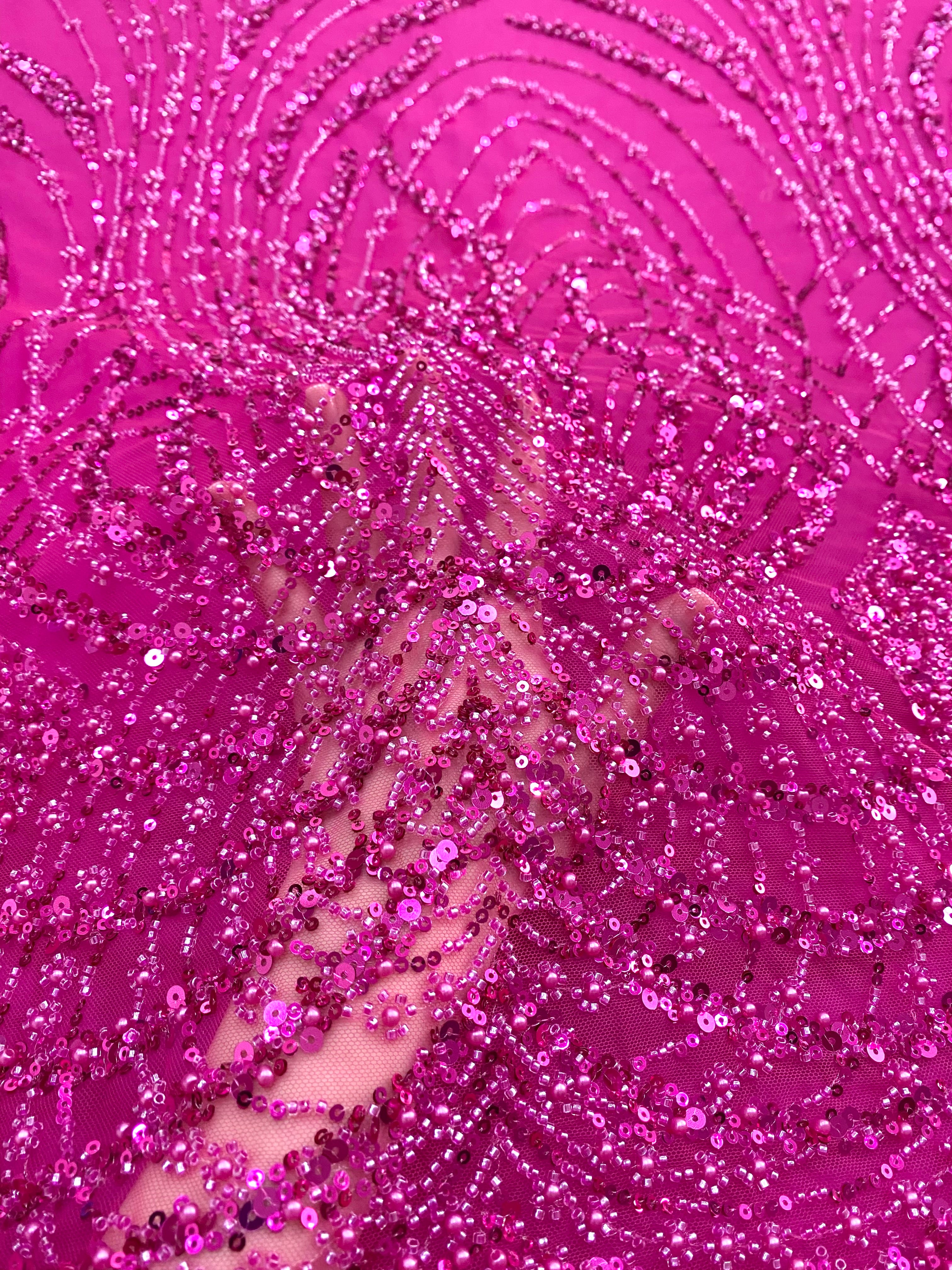 Dantela Couture Fucsia cu Panou, cu Perle, Margele si Paiete