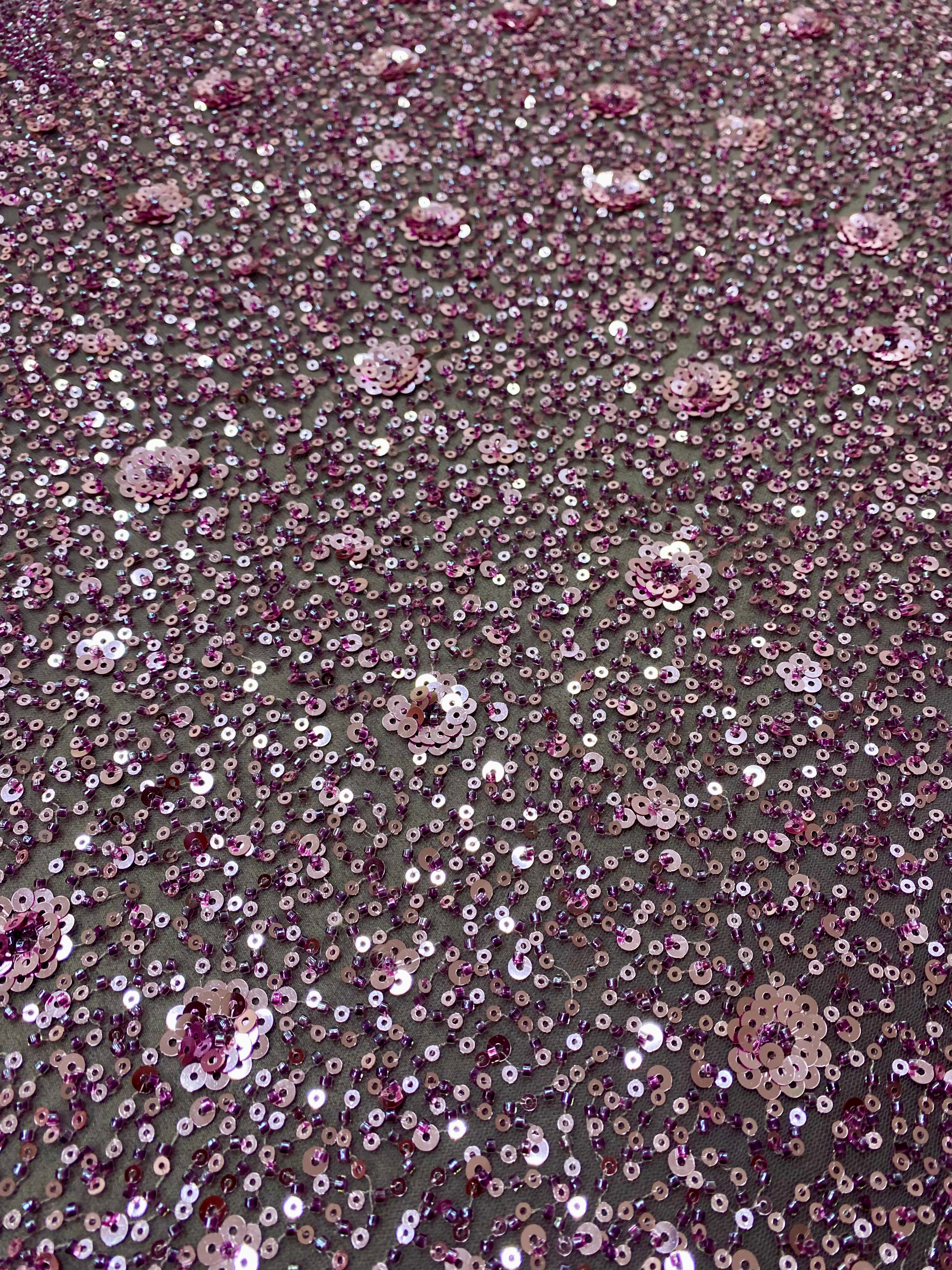 Dantela Couture Lavanda Pudrata cu Model Geometric si Flori, cu Margele si Paiete