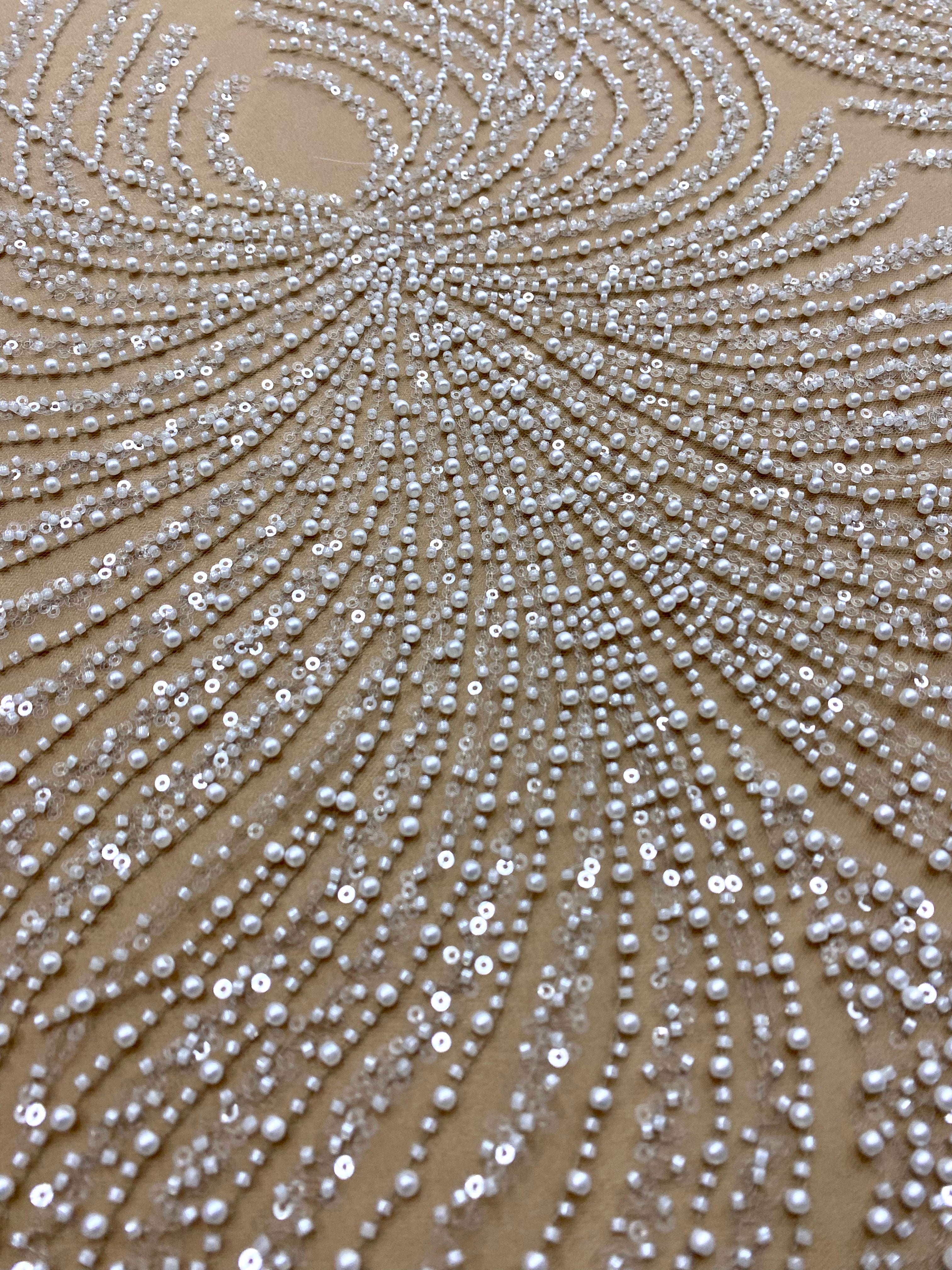 Dantela Couture Ivory pe Tulle Nude cu Panou, cu Perle, Margele si Paiete