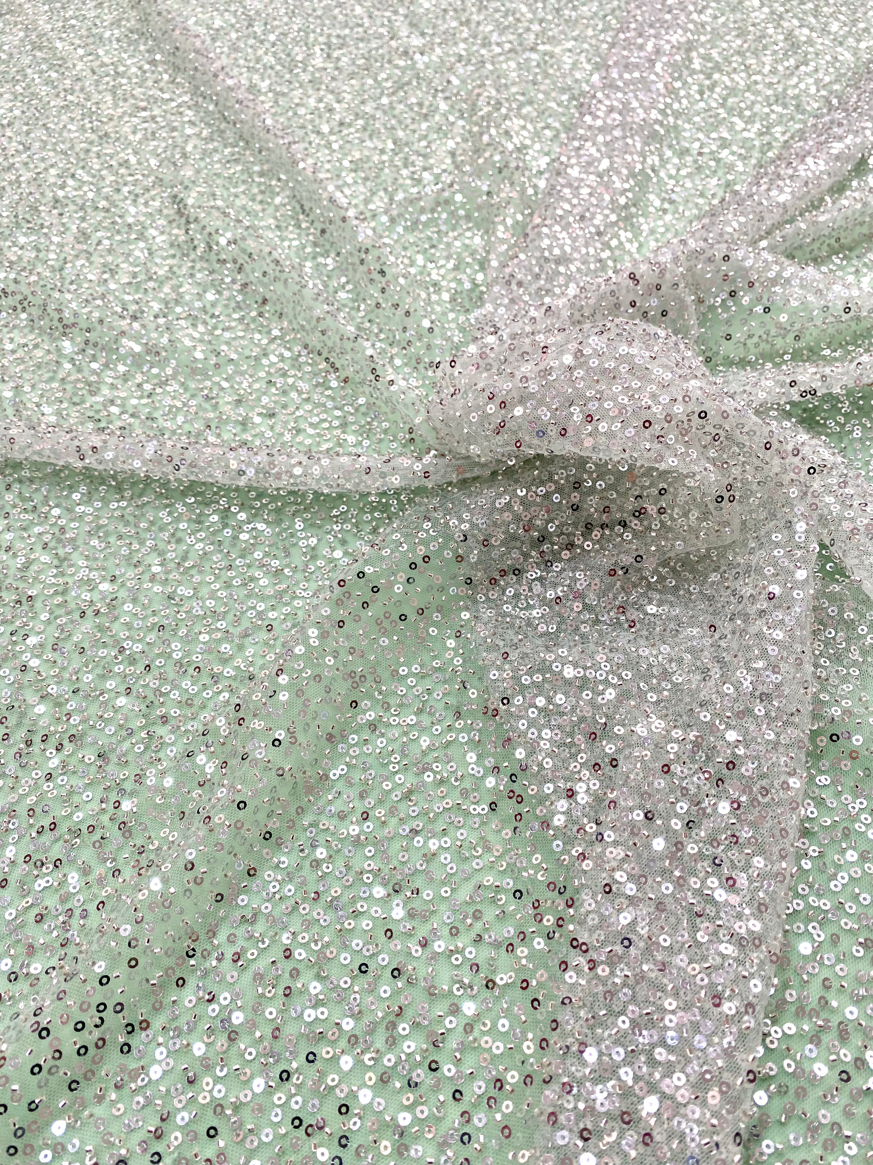 Cupon 1.20 m Dantela Couture Argintie pe Tulle Verde Menta cu Model General, cu Margele si Paiete