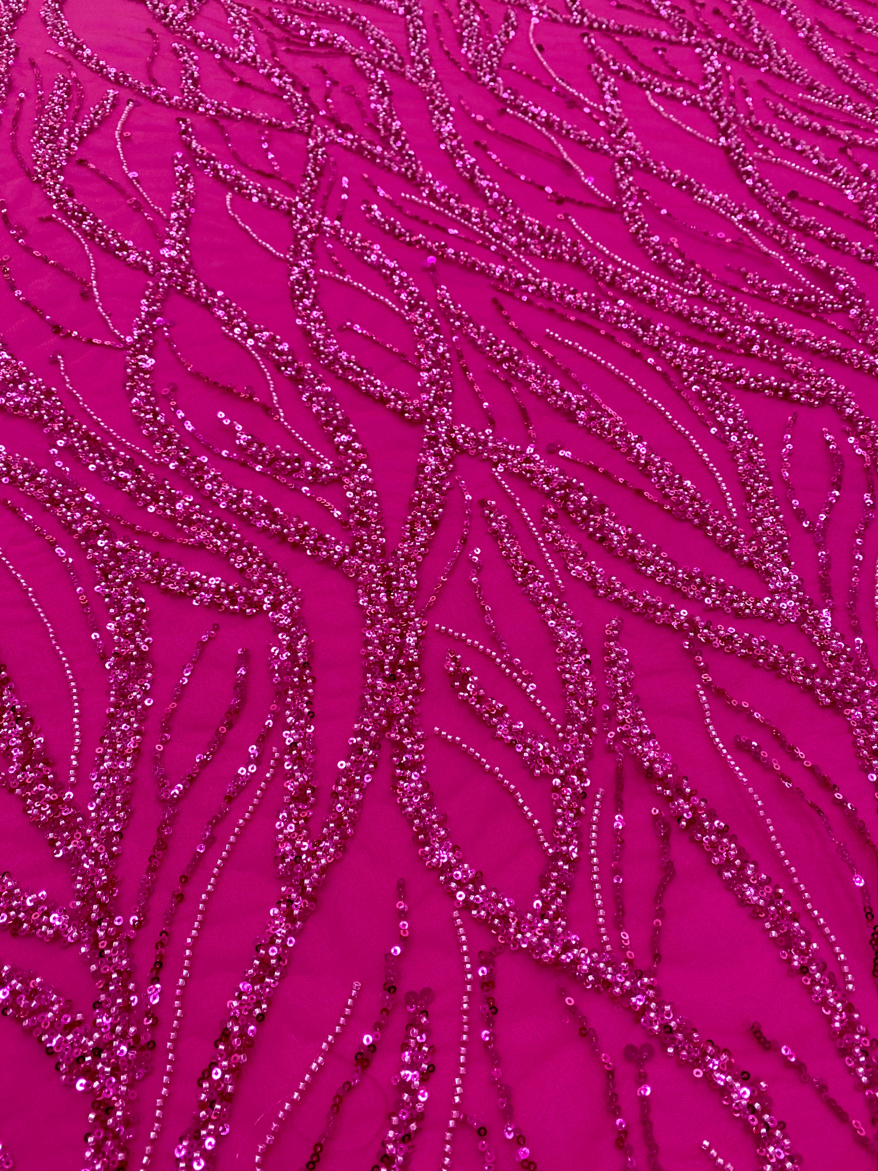 Dantela Couture Fucsia cu Siraguri, cu Margele si Paiete