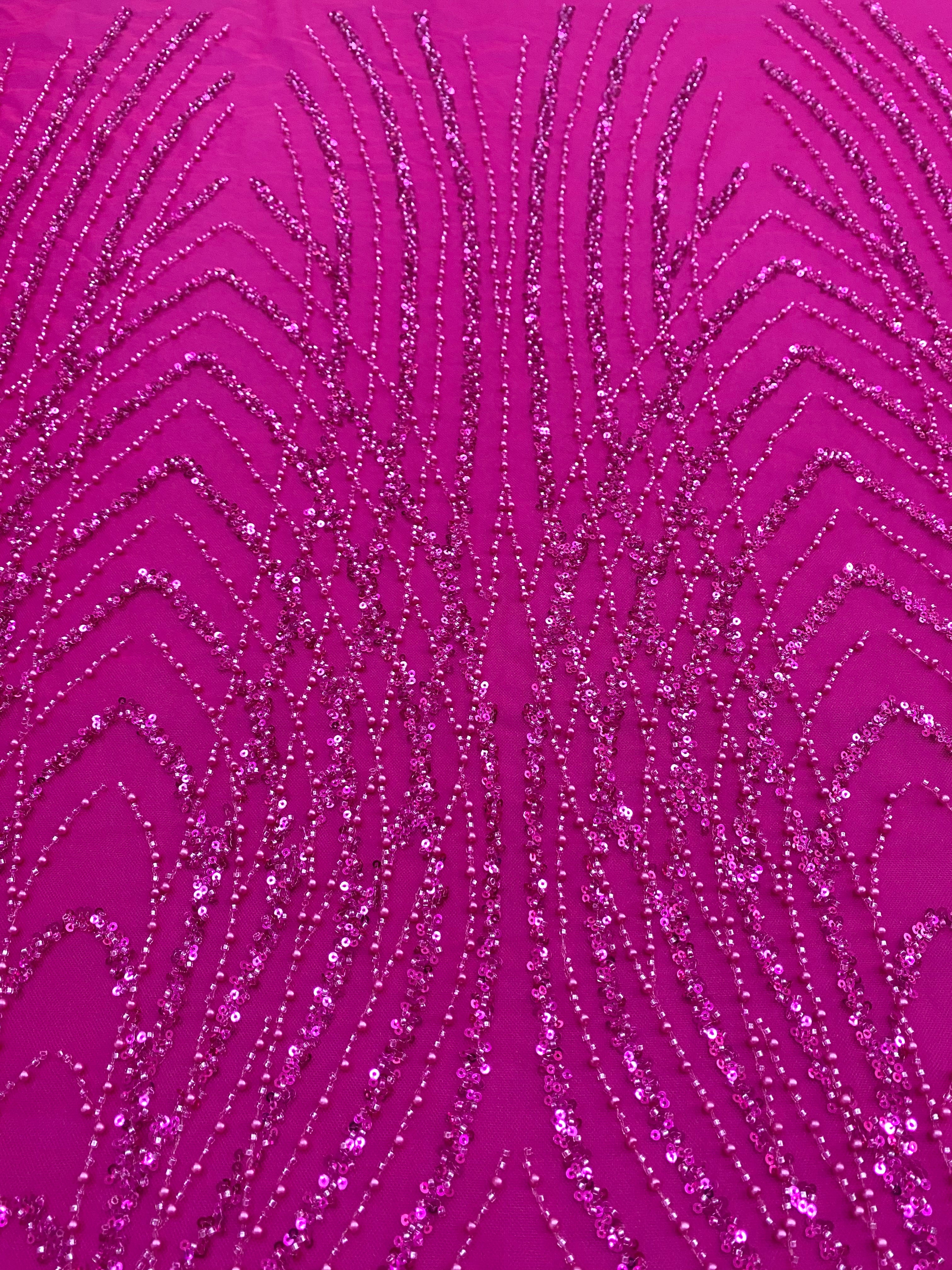 Dantela Couture Fucsia cu Panou, cu Perle, Margele si Paiete