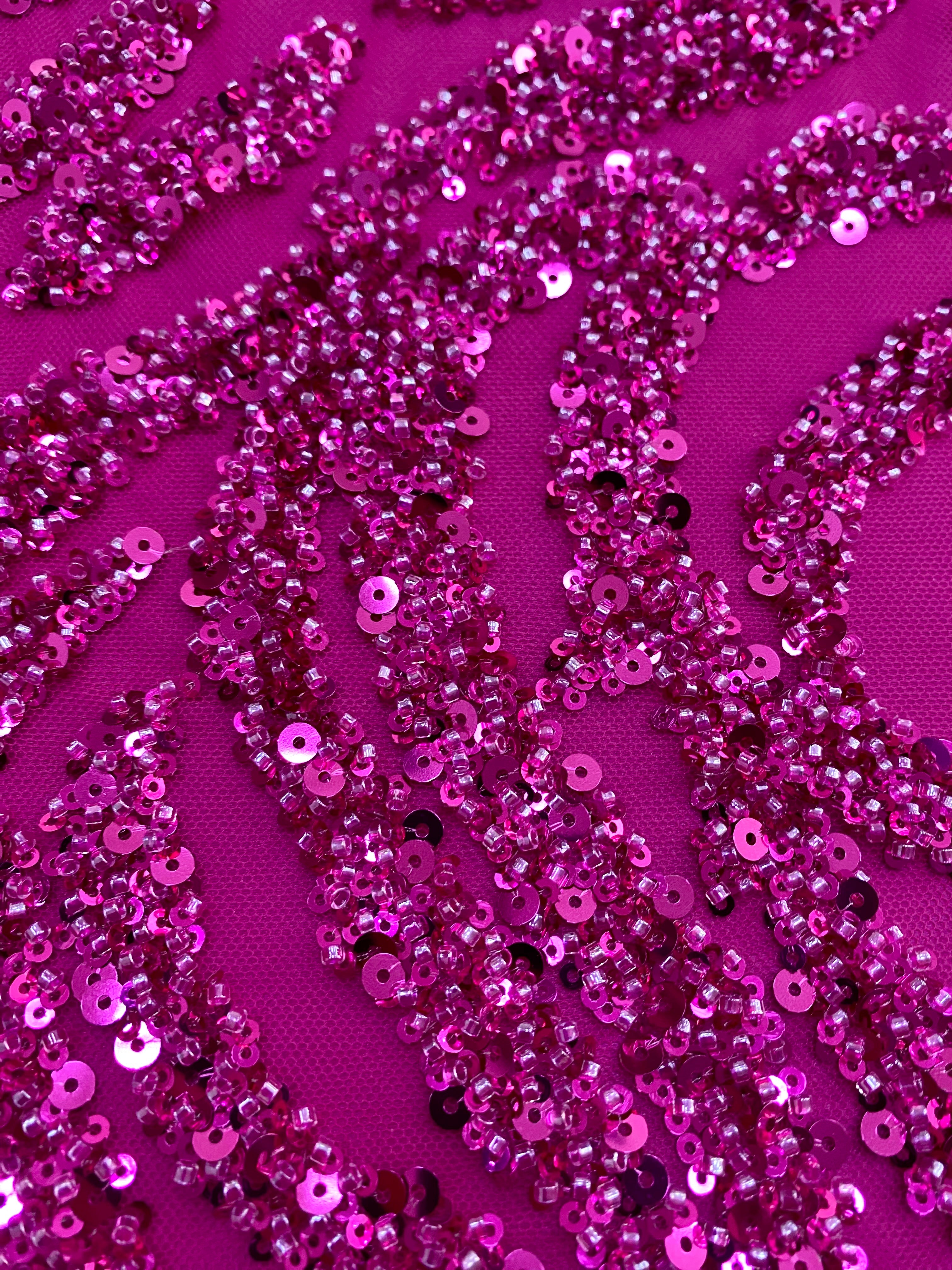 Dantela Couture Fucsia cu Model Geometric, cu Margele si Paiete