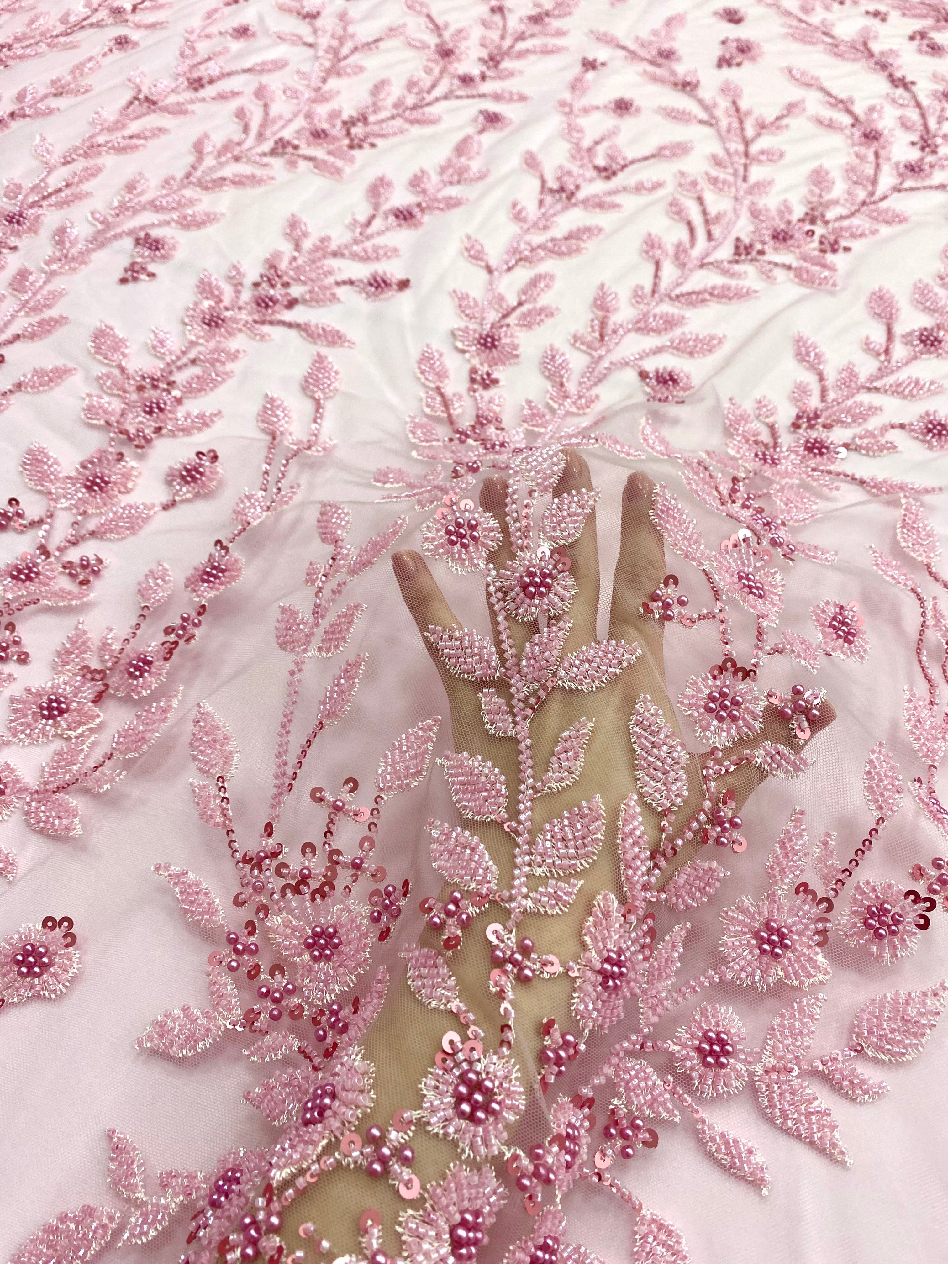 Dantela Couture Roz cu Model Floral, Perle, Margele si Paiete