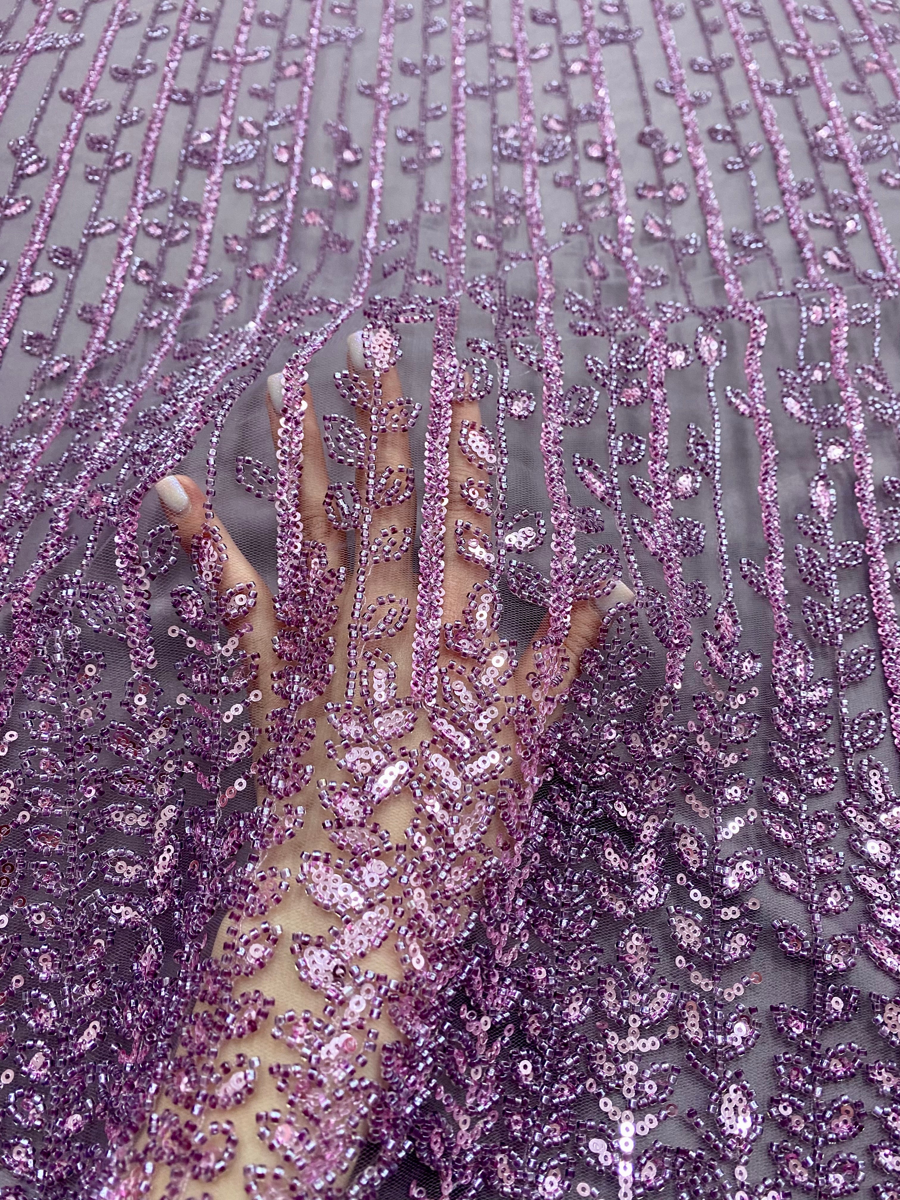 Dantela Couture Lavanda Pudrata cu Model Liniar si Frunze, cu Margele si Paiete
