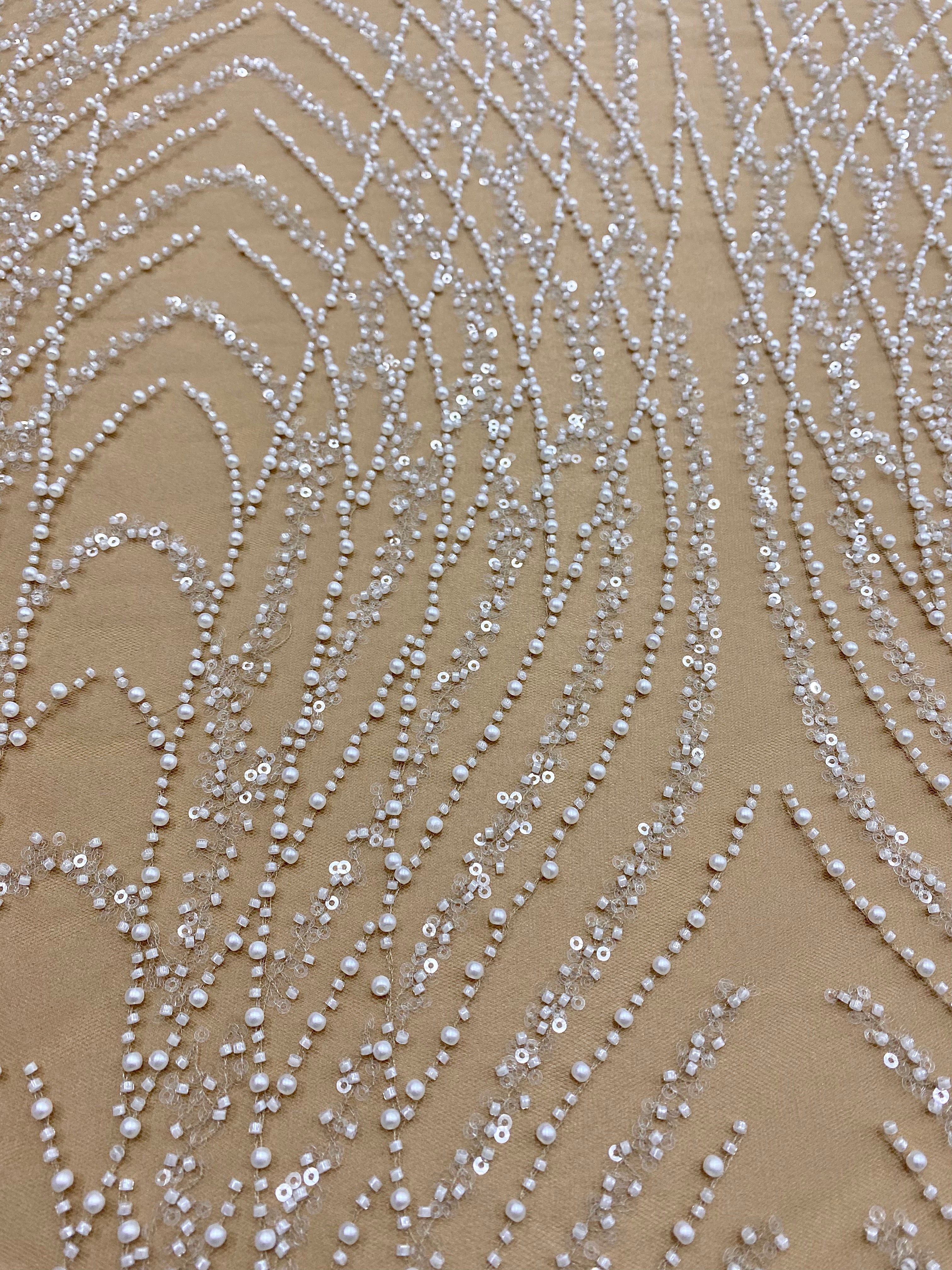 Dantela Couture Ivory pe Tulle Nude cu Panou, cu Perle, Margele si Paiete
