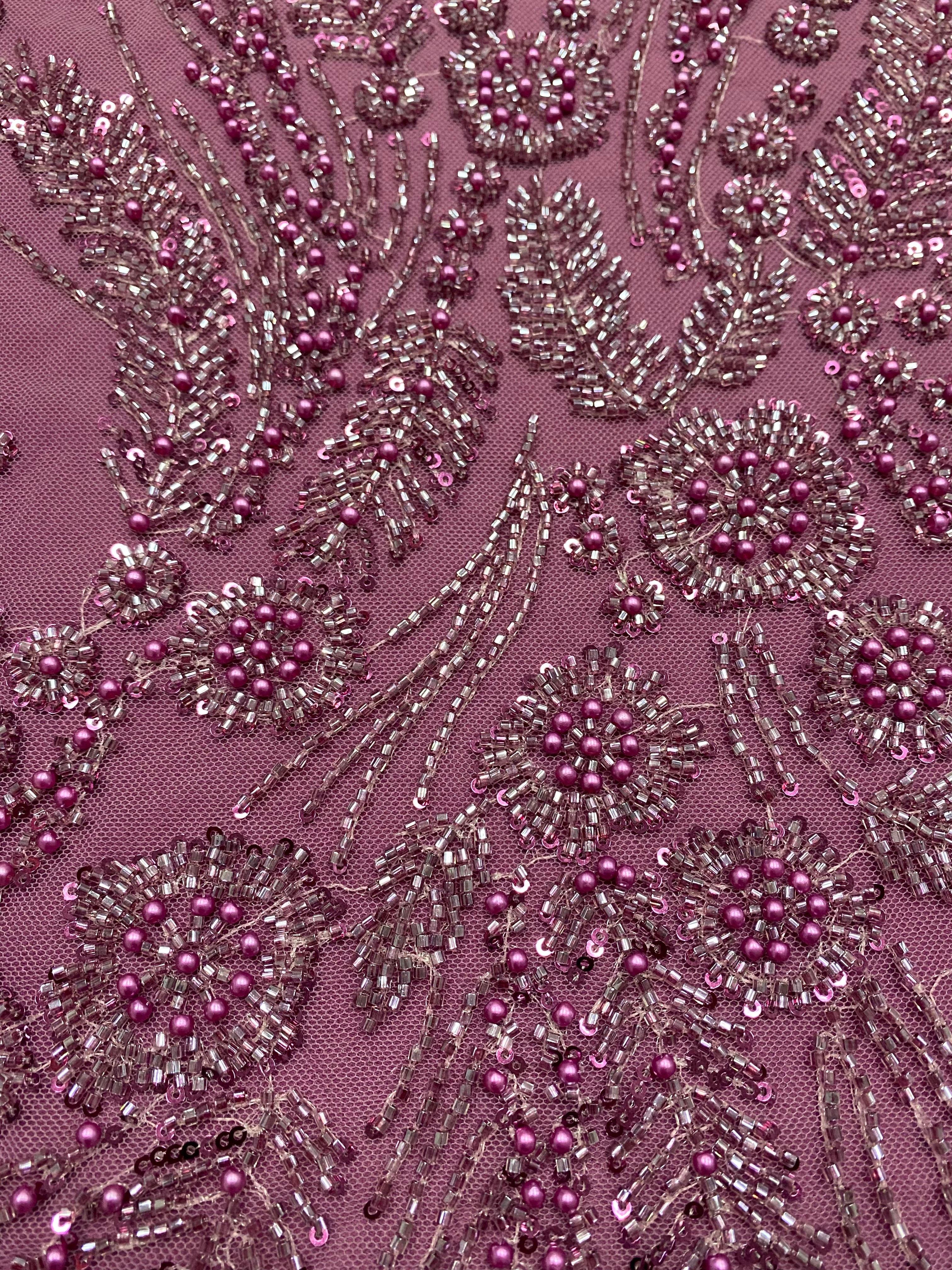 Dantela Couture Magenta cu Model Floral, cu Perle, Margele si Paiete