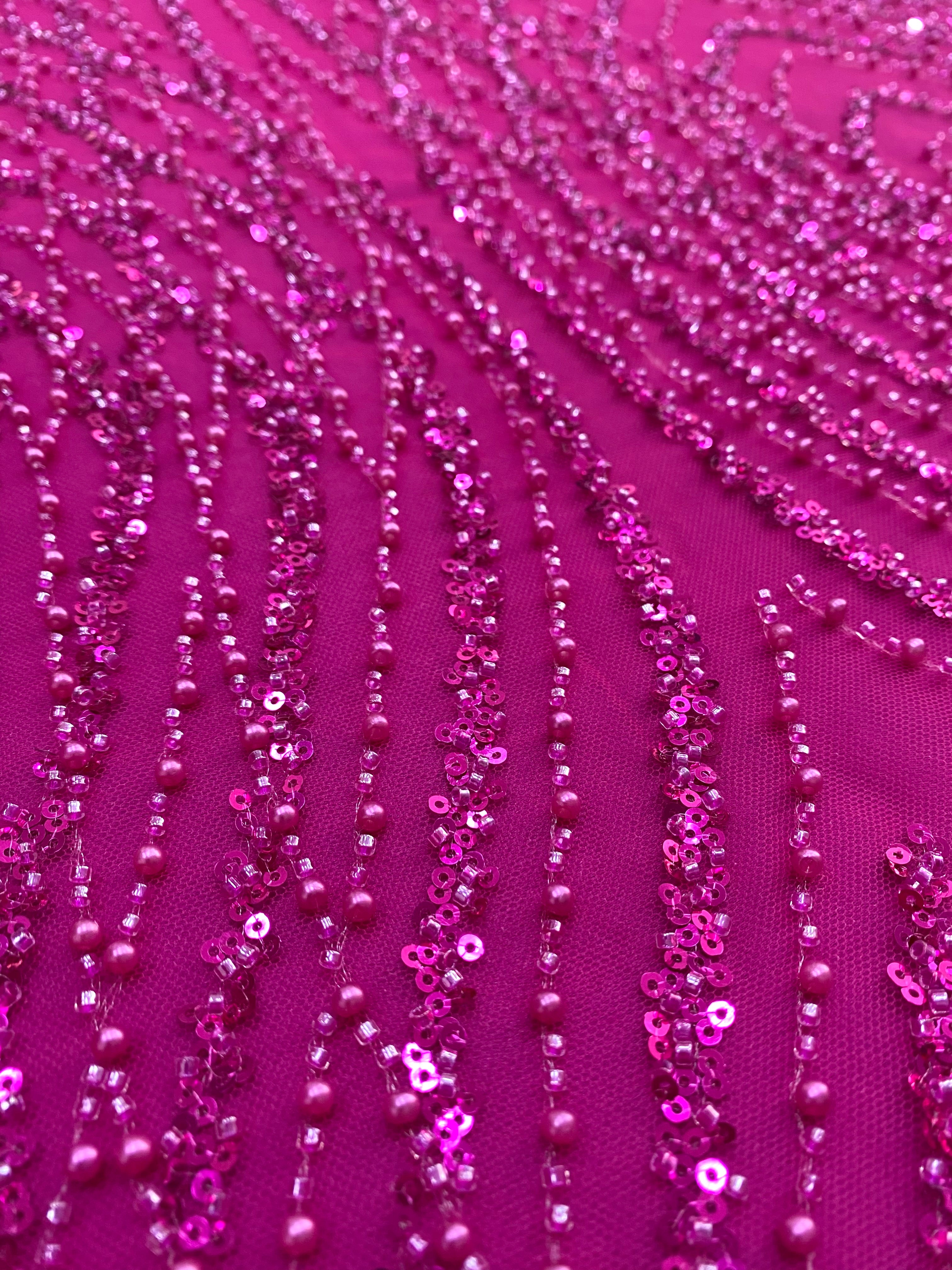 Dantela Couture Fucsia cu Panou, cu Perle, Margele si Paiete