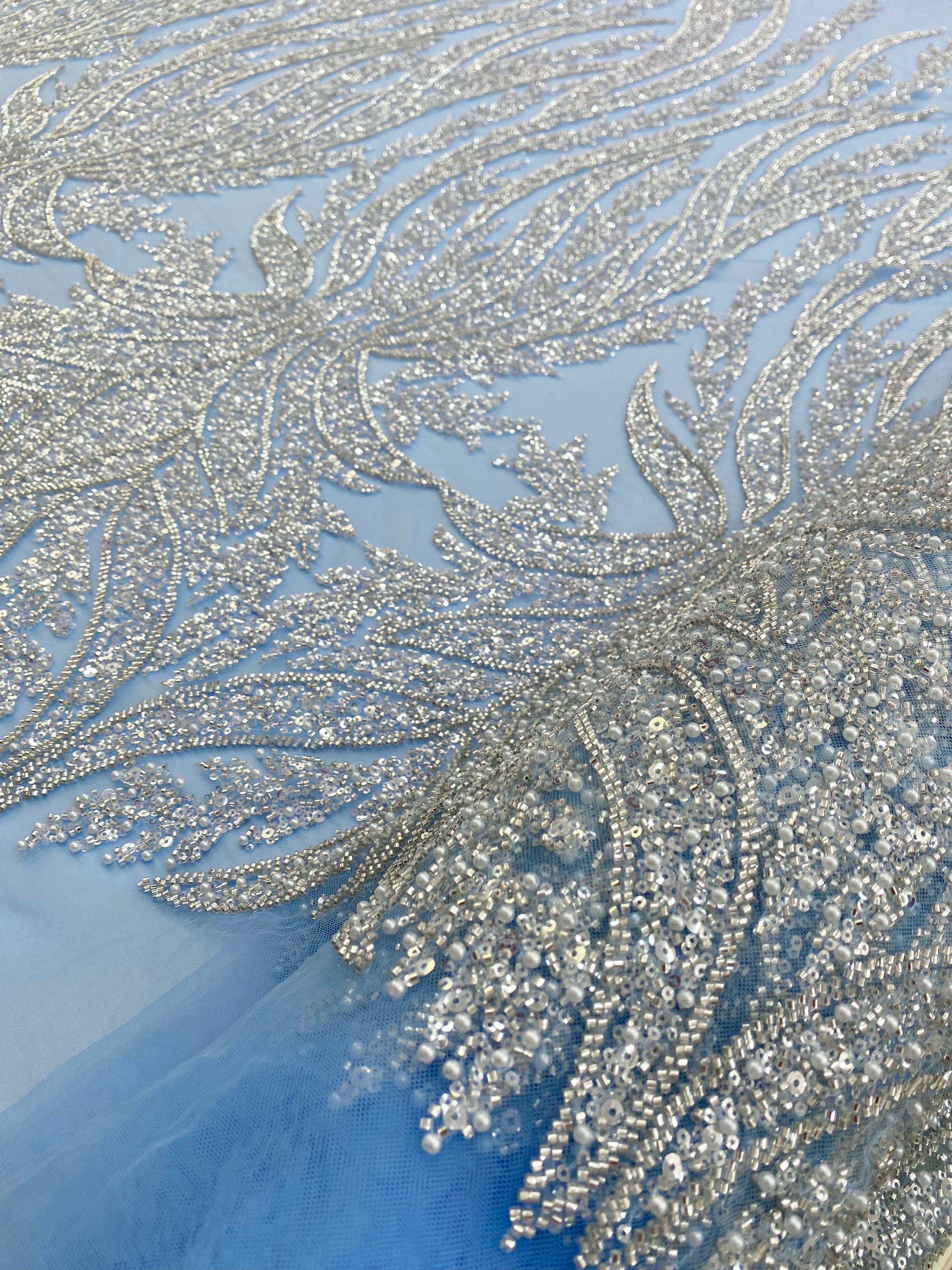 Dantela Couture Argintie pe Tulle Bleu cu Panou, cu Perle, Margele si Paiete