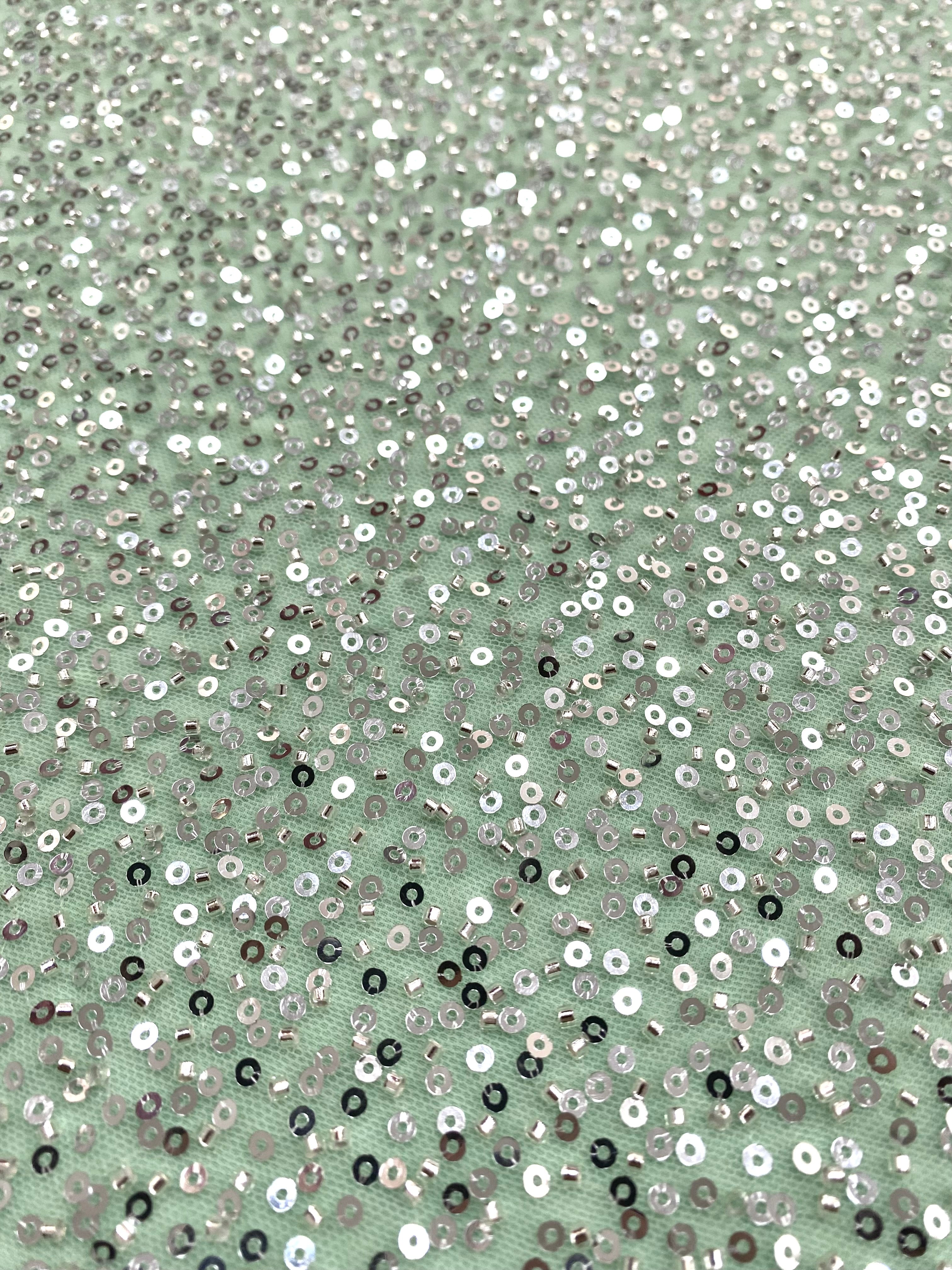 Cupon 1.20 m Dantela Couture Argintie pe Tulle Verde Menta cu Model General, cu Margele si Paiete