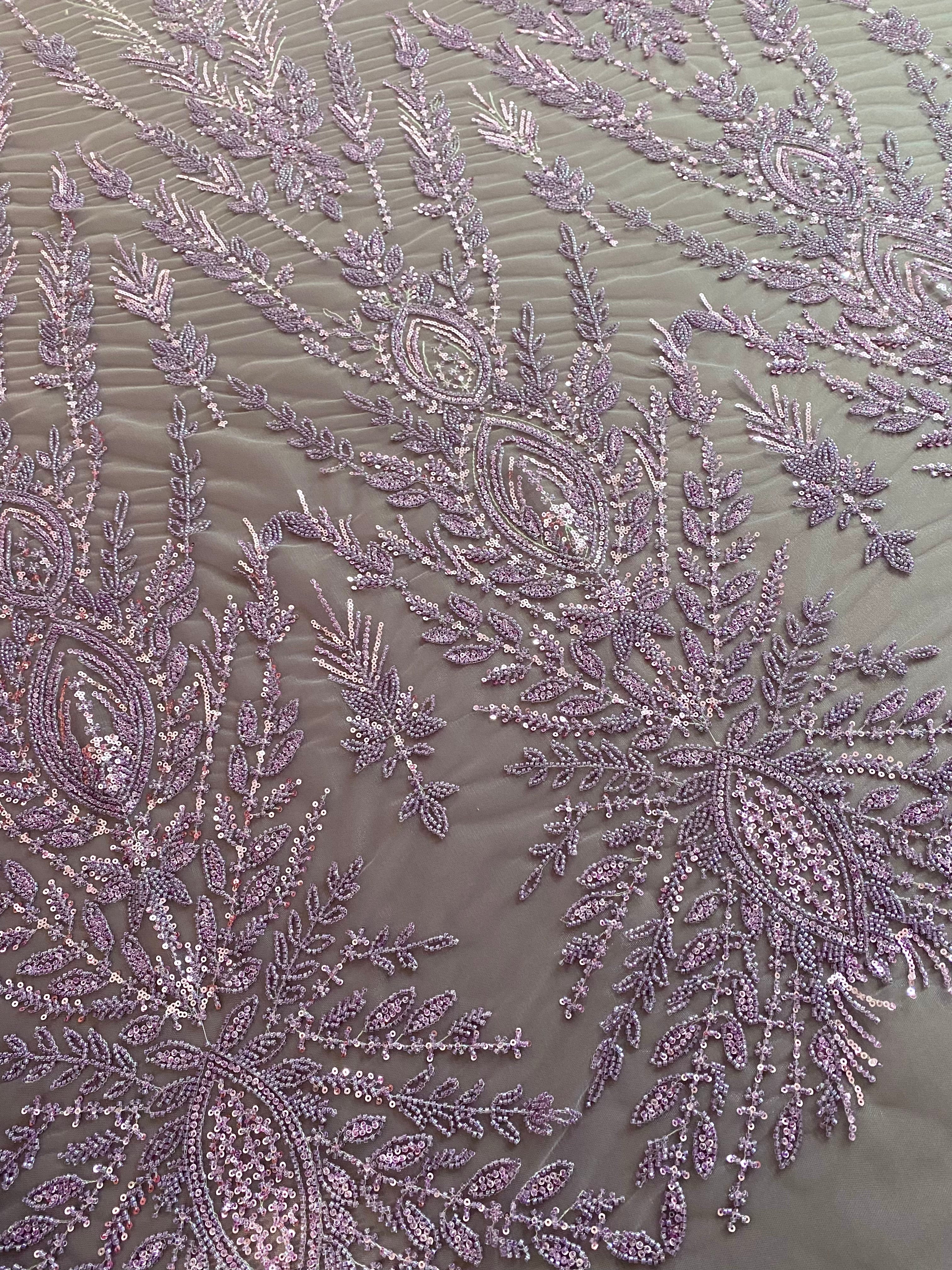 Dantela Couture Lavanda Pudrata cu Model Simetric, cu Margele si Paiete