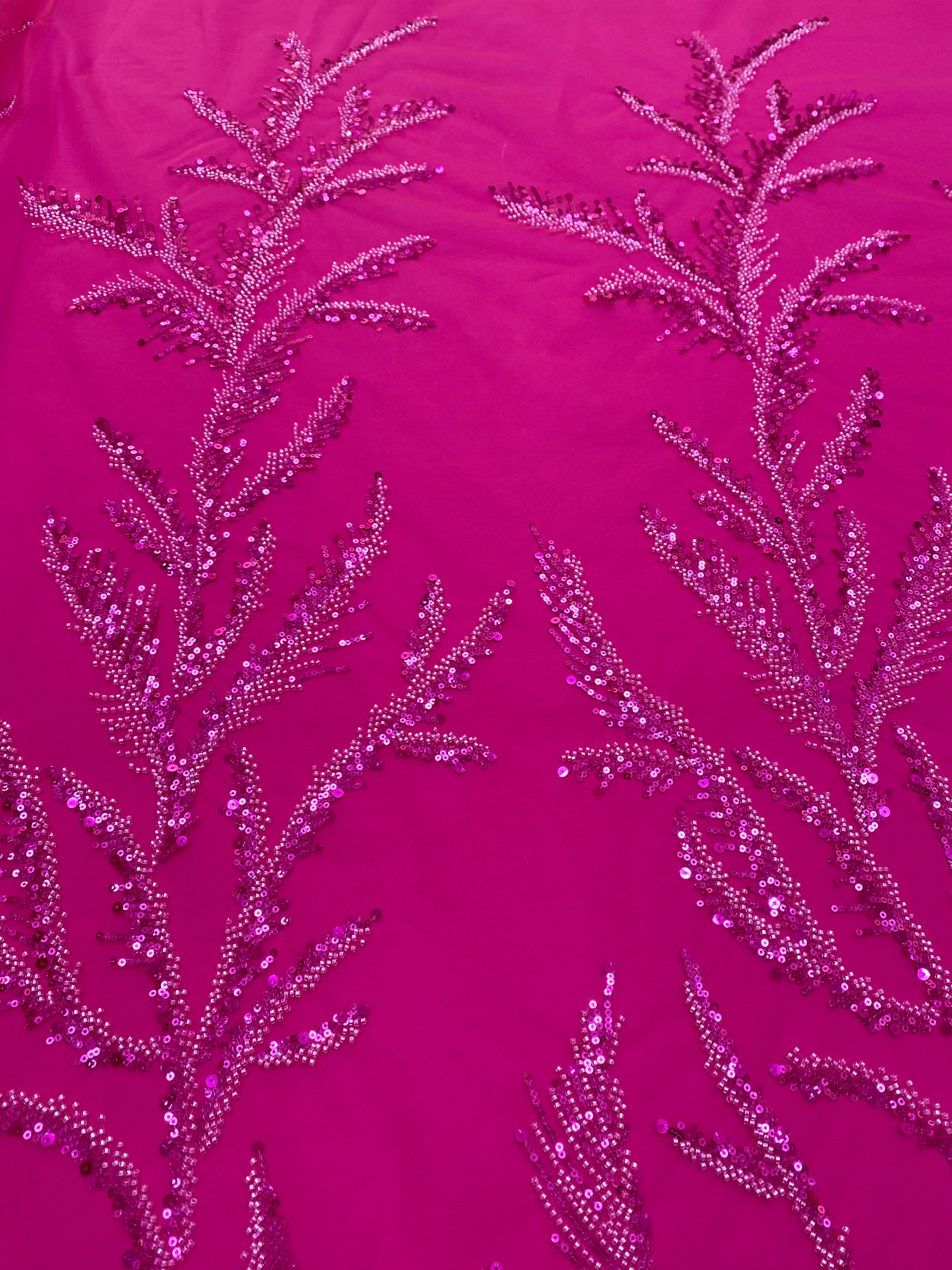 Dantela Couture Fucsia cu Crengute, cu Margele si Paiete