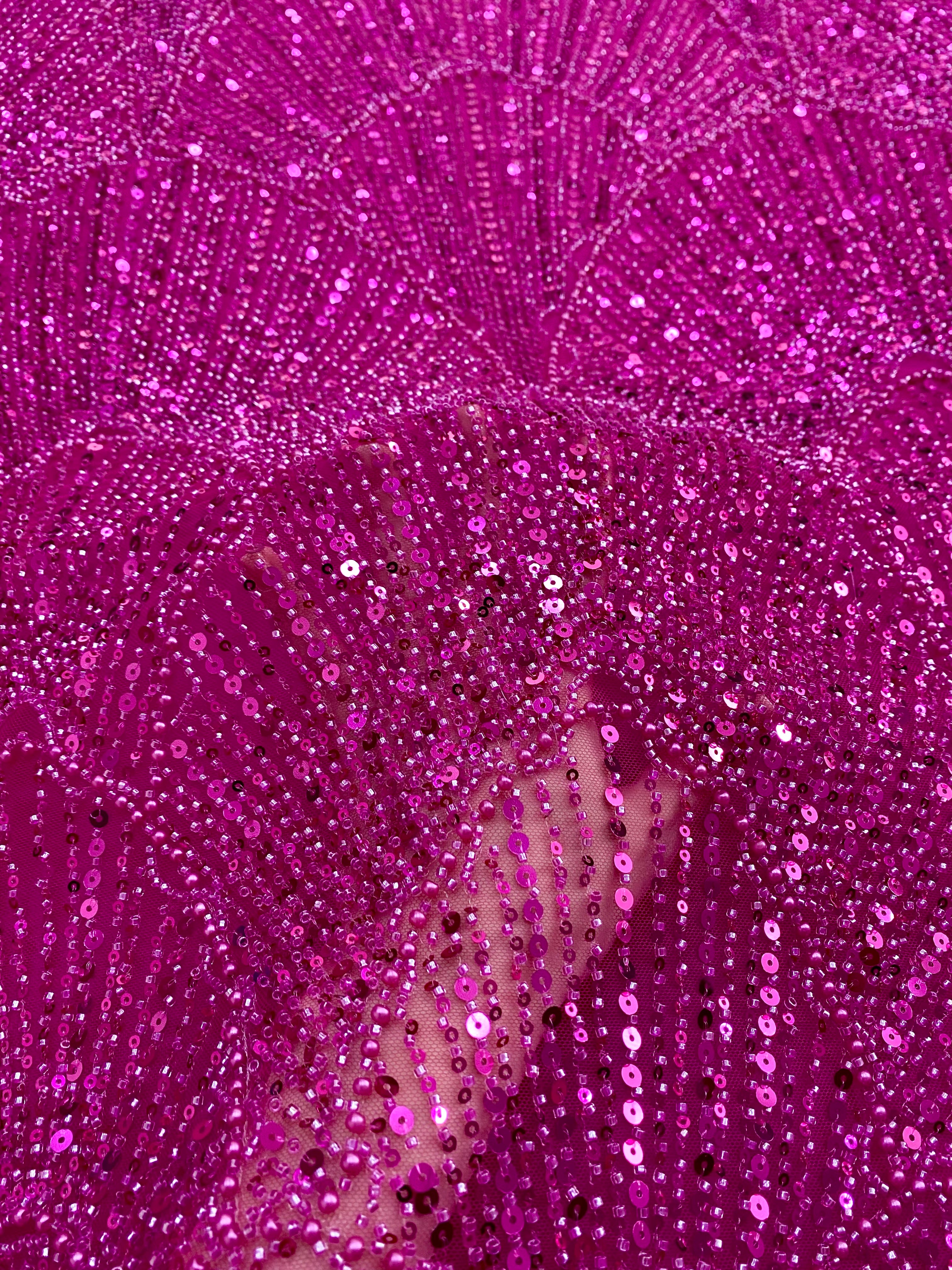 Dantela Couture Fucsia cu Model Geometric, cu Perle, Margele si Paiete