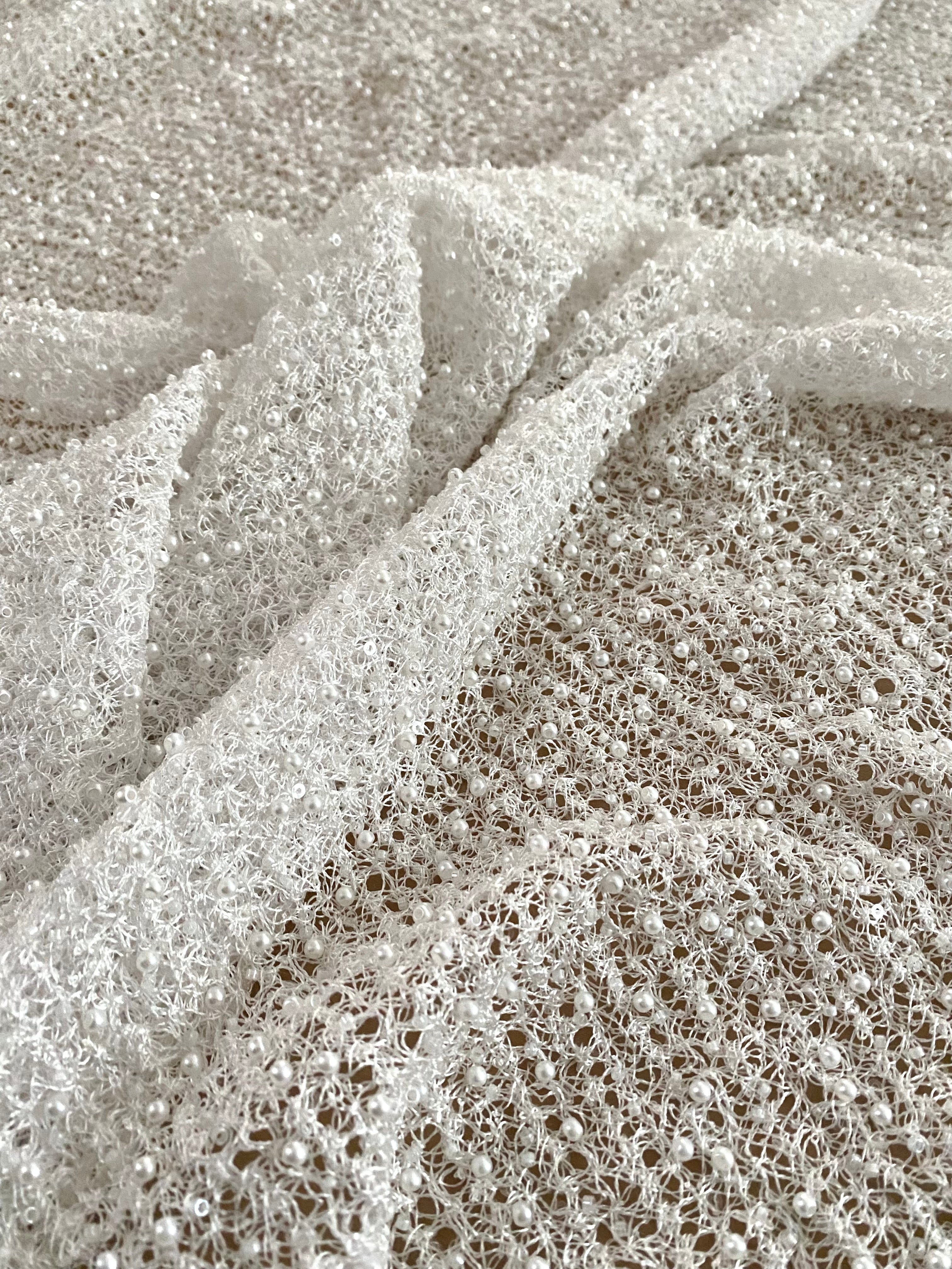 Plasa Couture Ivory gyöngyökkel, gyöngyökkel és flitterekkel