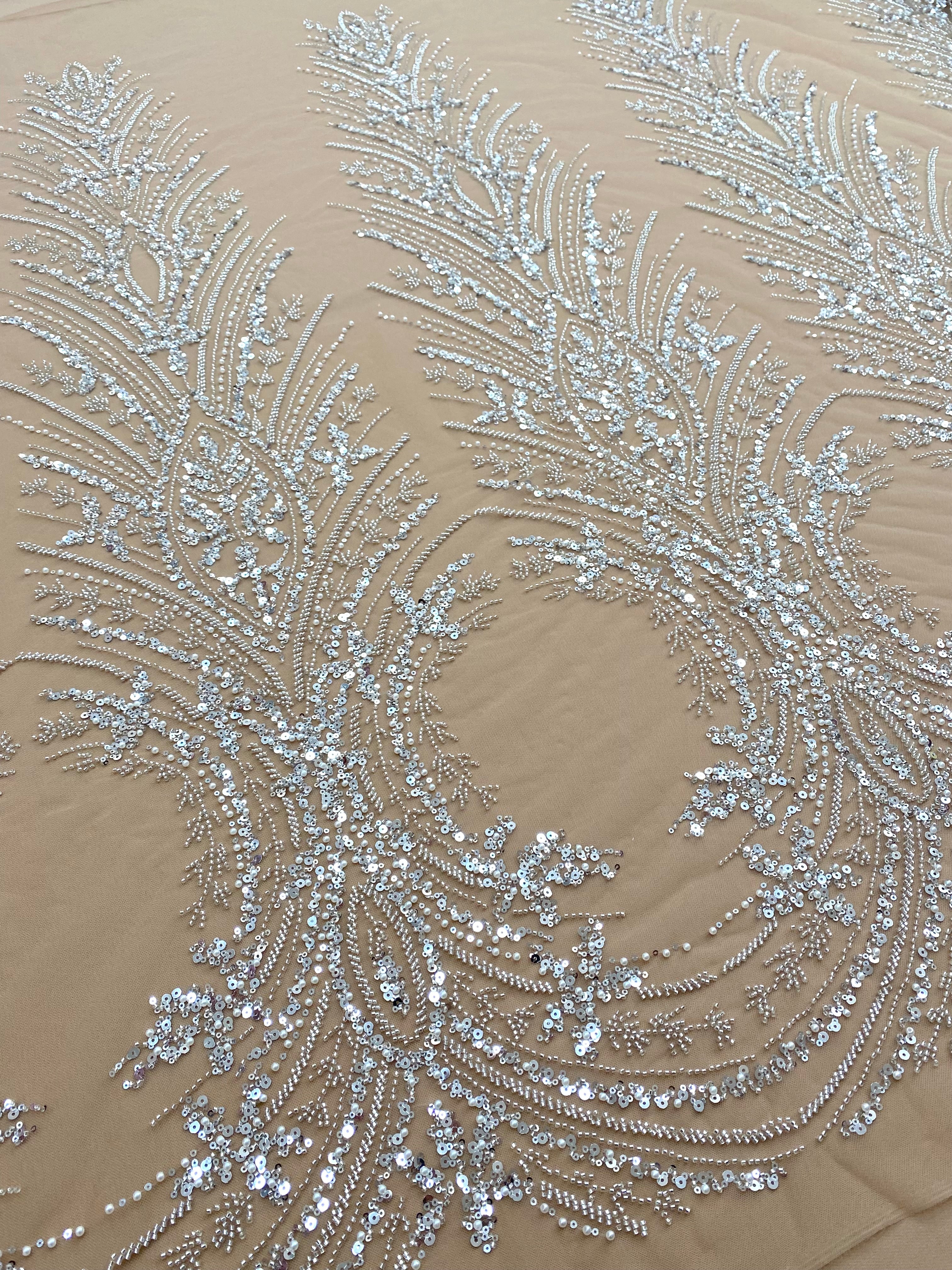 Dantela Couture Argintie pe Tulle Nude cu Panou, cu Perle, Margele si Paiete