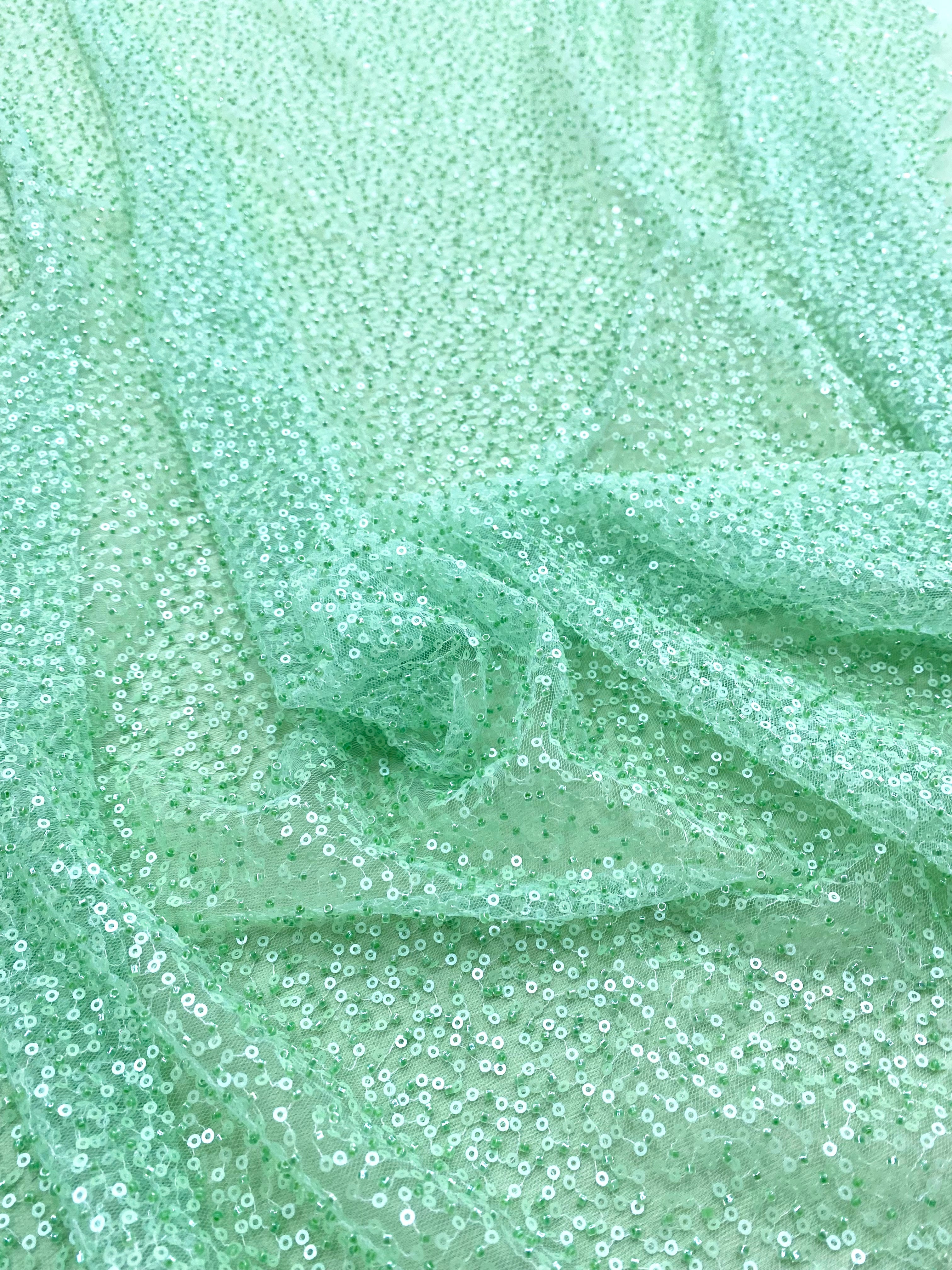 Dantela Couture Verde Menta Model General, cu Margele si Paiete