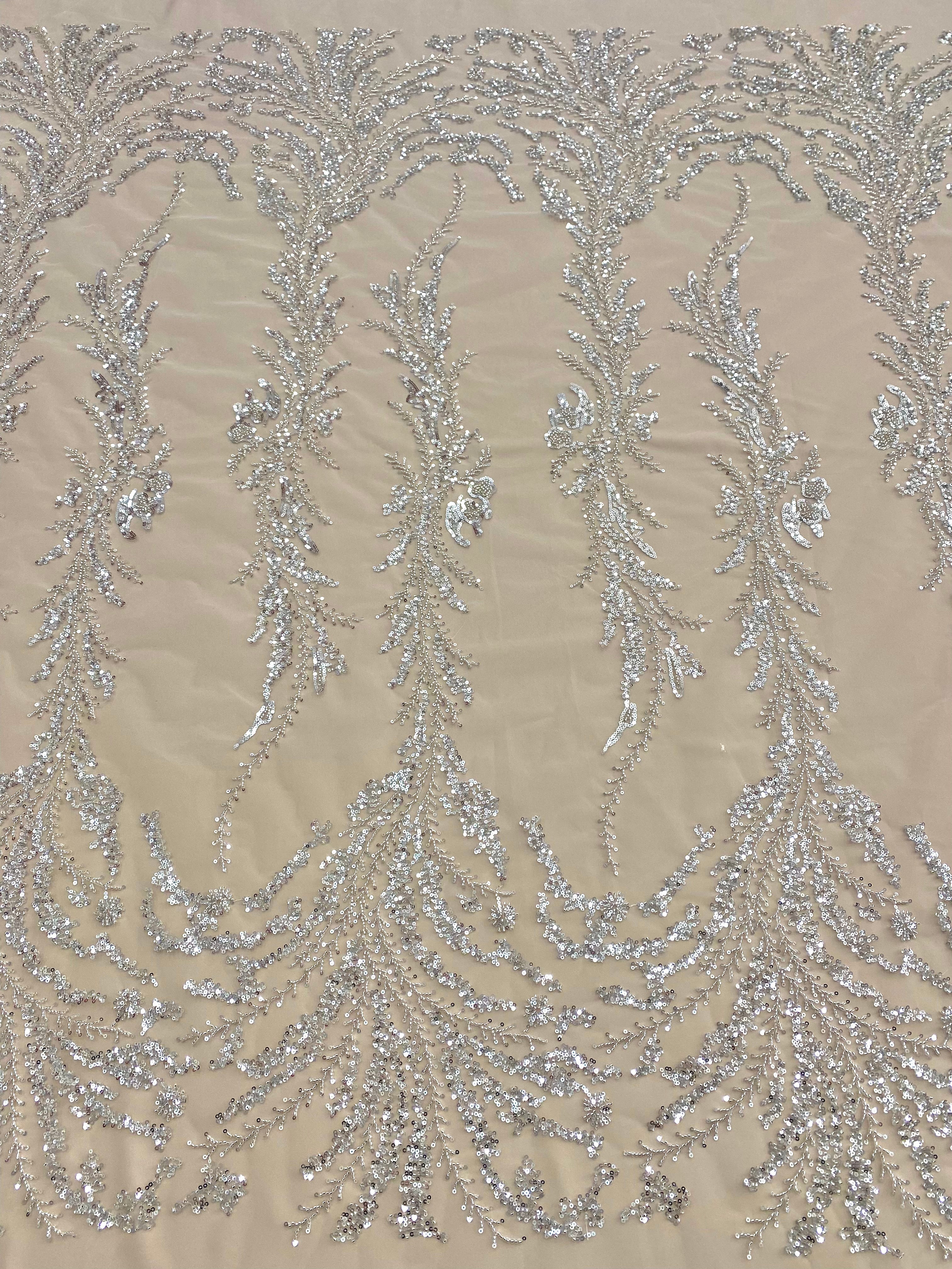 Dantela Couture Argintie pe Tulle Ivory cu Frunze, cu Margele si Paiete