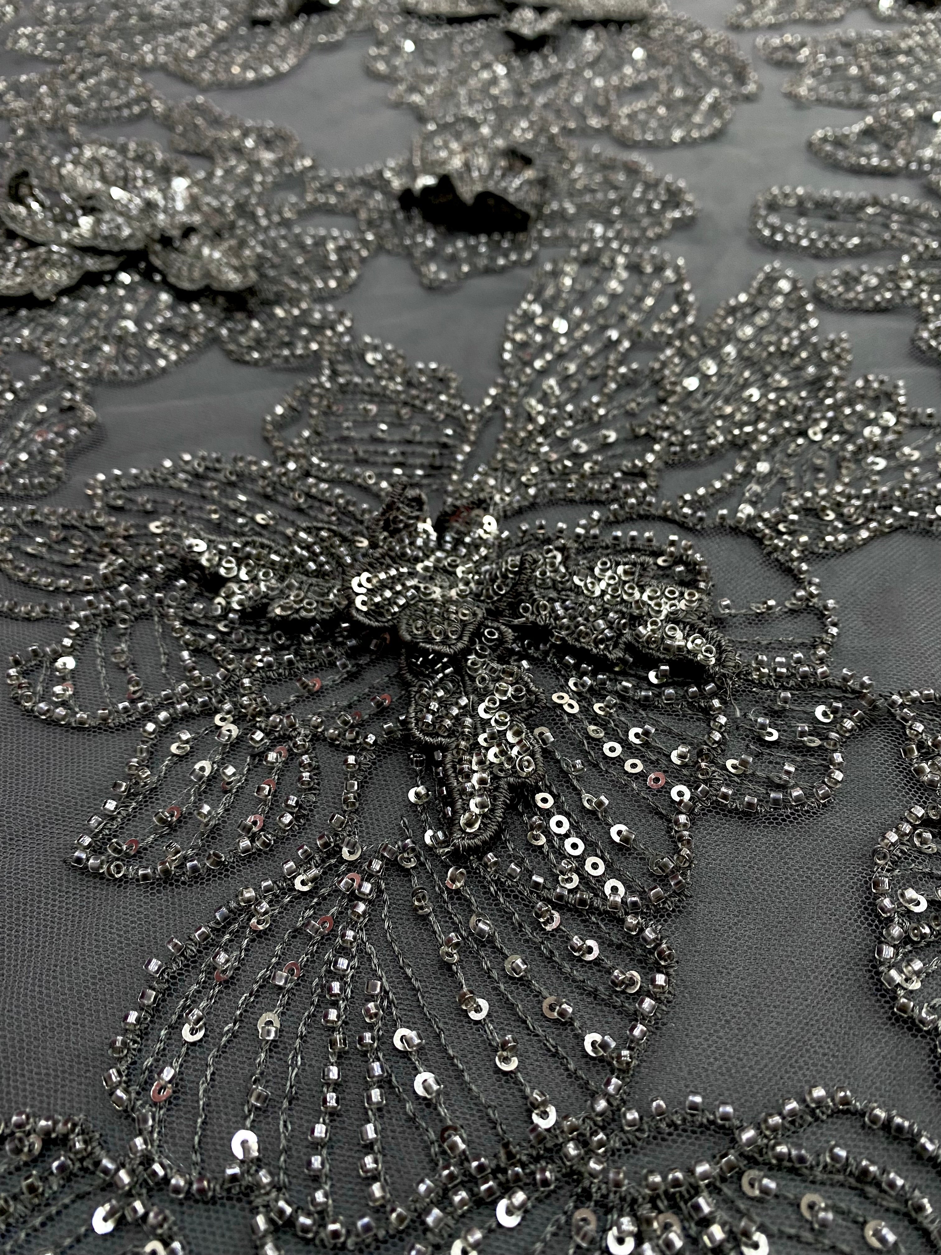 Dantela Couture 3D cu Flori Gri Antracit cu Margele si Paiete