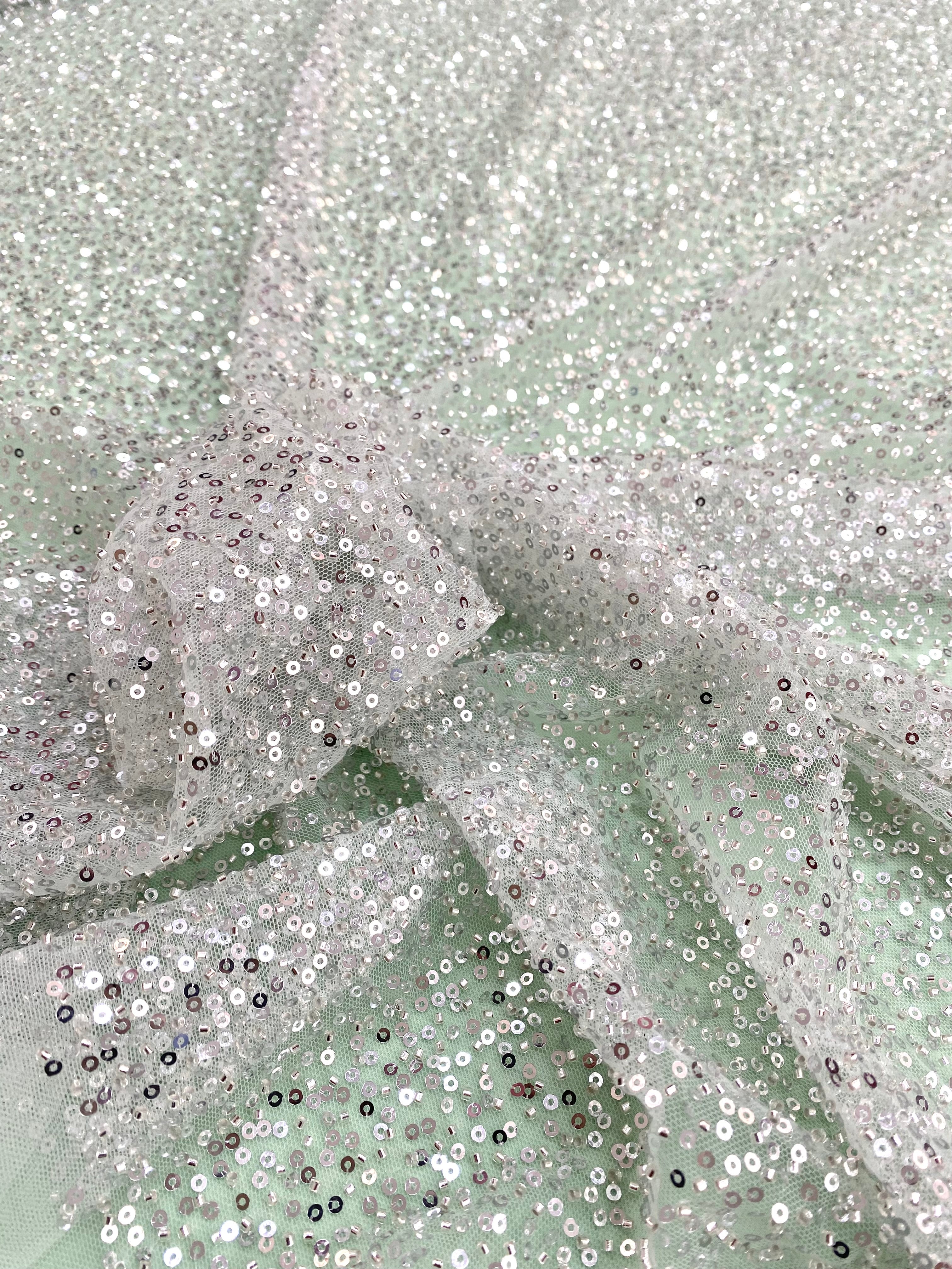 Cupon 1.20 m Dantela Couture Argintie pe Tulle Verde Menta cu Model General, cu Margele si Paiete