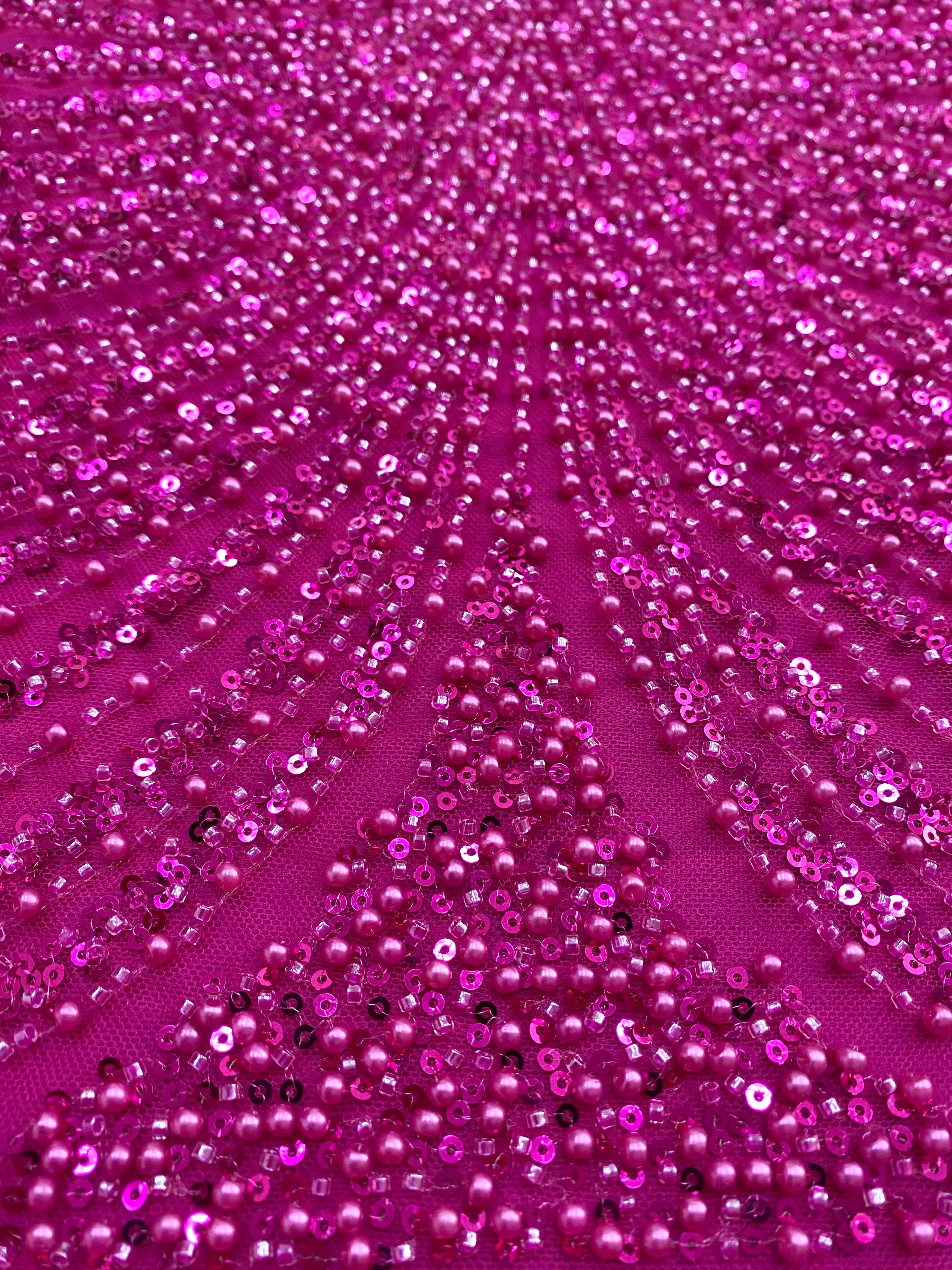 Dantela Couture Fucsia cu Panou, cu Perle, Margele si Paiete