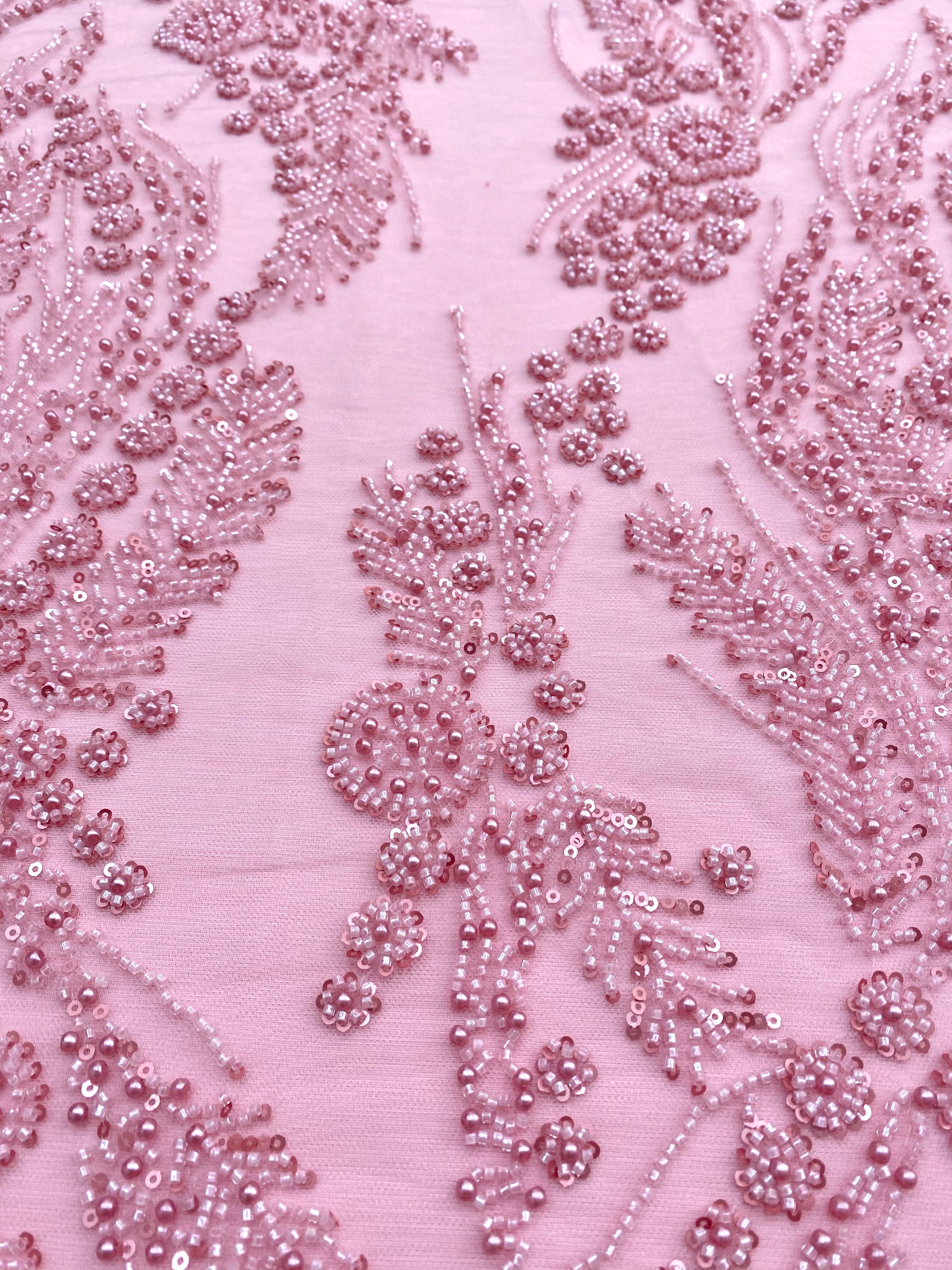 Dantela Couture Roz cu Model Floral, Perle, Margele si Paiete