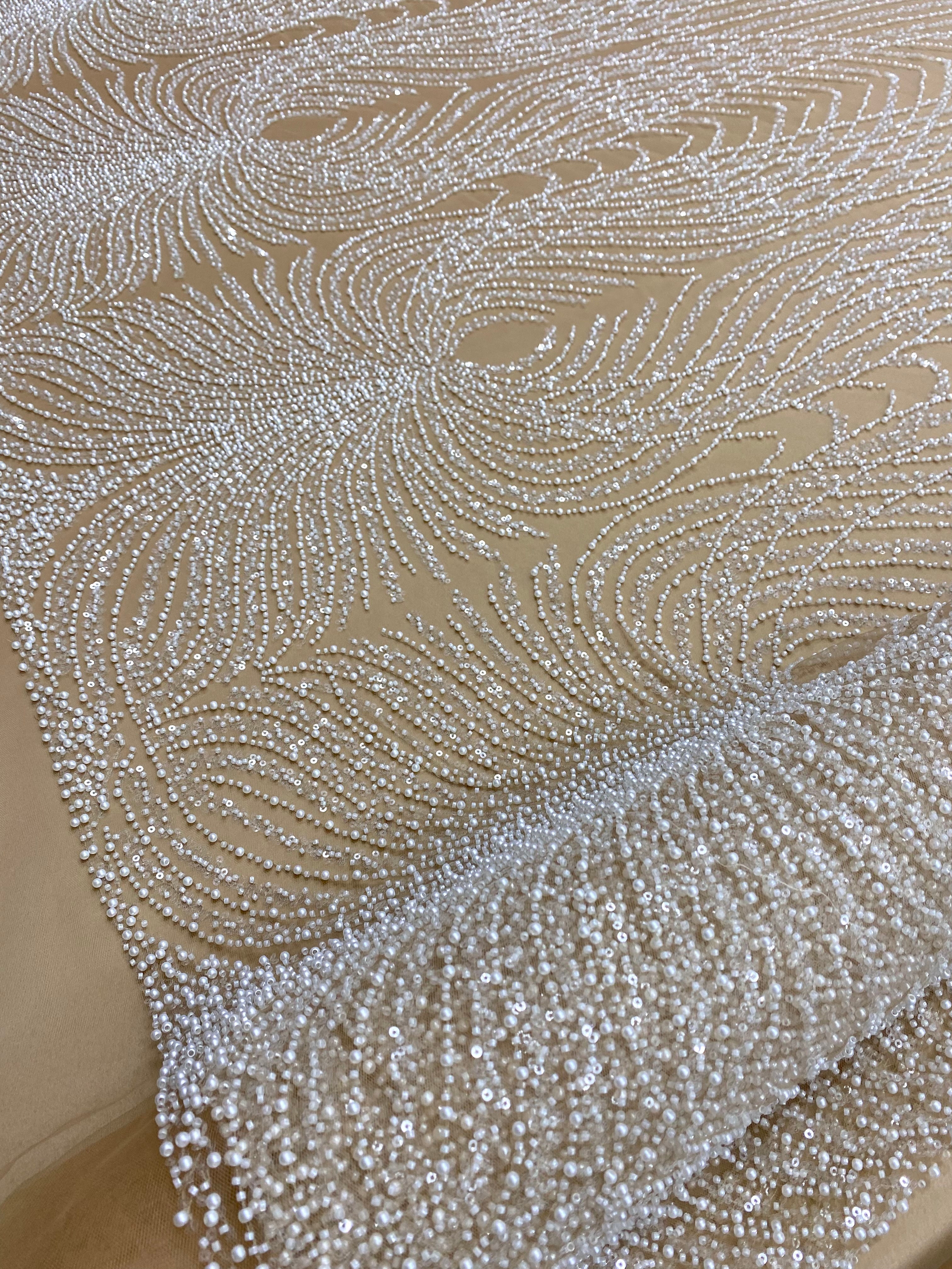Dantela Couture Ivory pe Tulle Nude cu Panou, cu Perle, Margele si Paiete