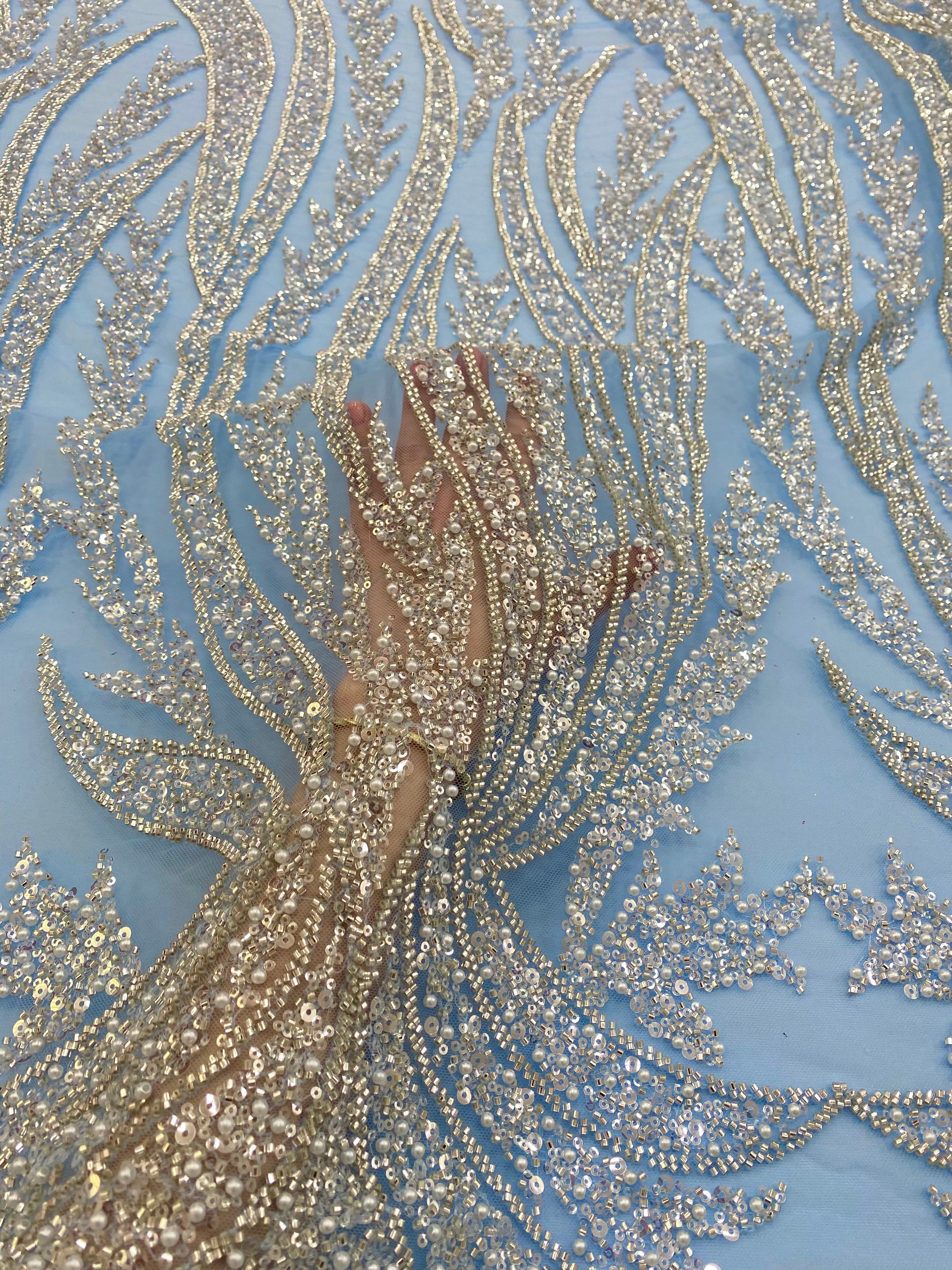 Dantela Couture Argintie pe Tulle Bleu cu Panou, cu Perle, Margele si Paiete