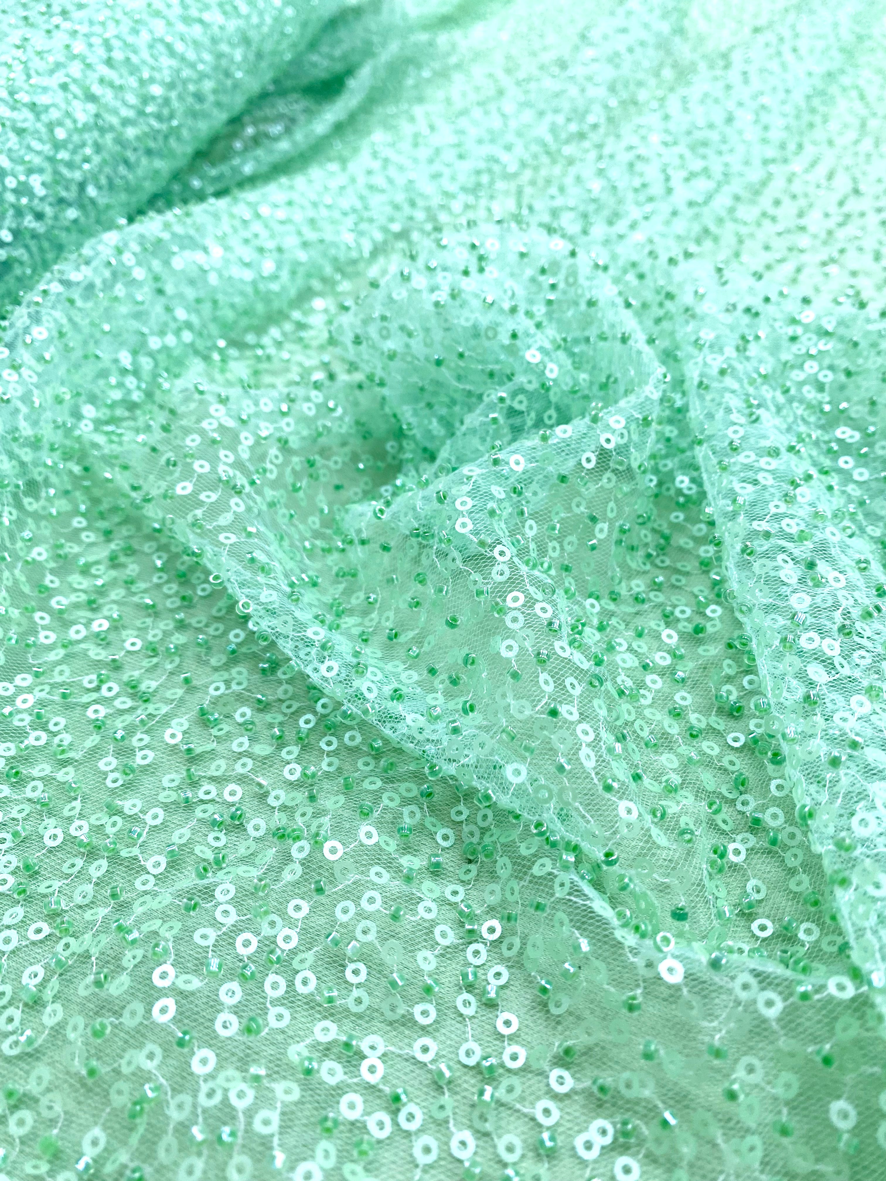 Dantela Couture Verde Menta Model General, cu Margele si Paiete