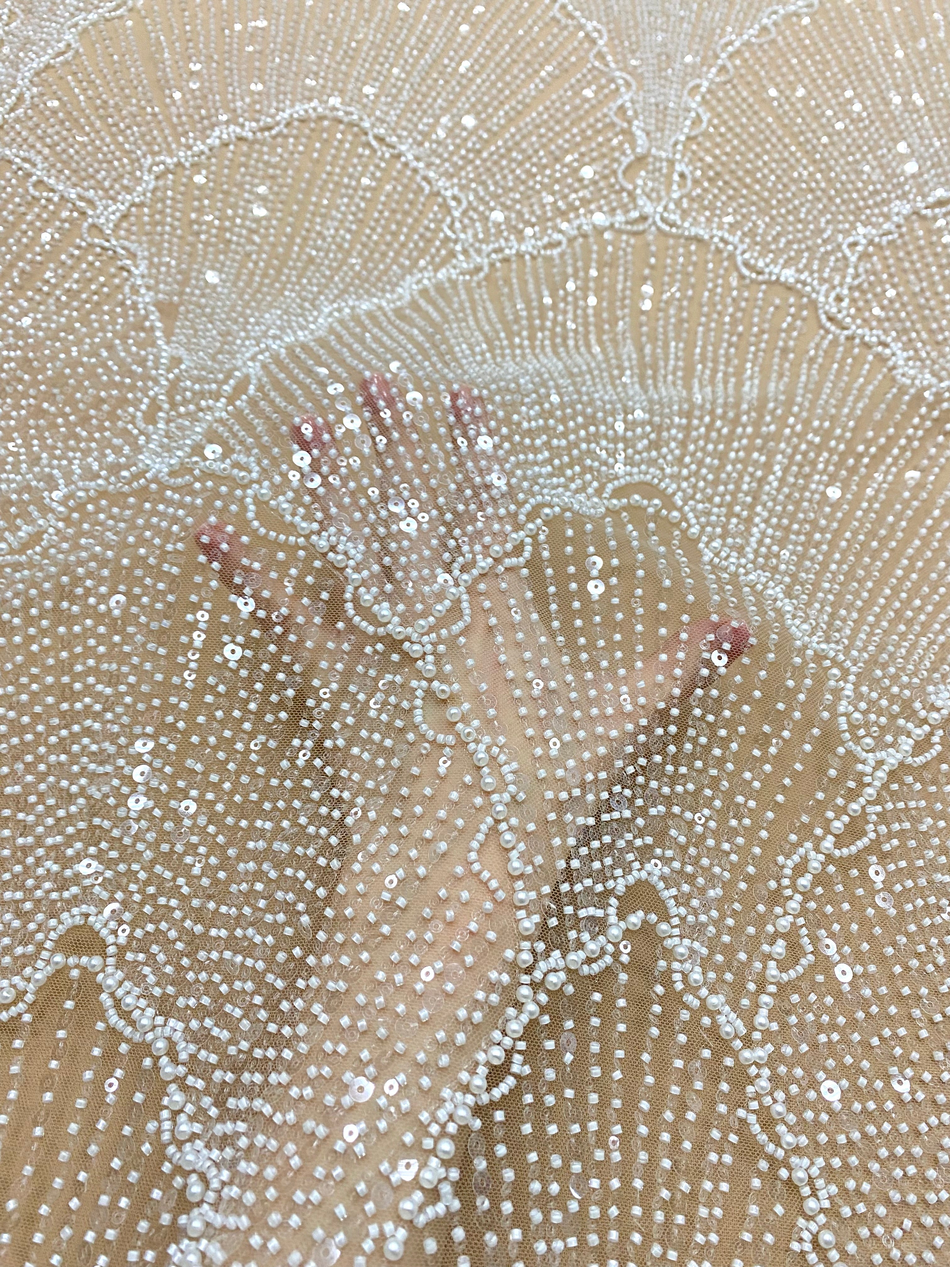 Dantela Couture Ivory pe Tulle Nude cu Model Geometric, cu Perle, Margele si Paiete