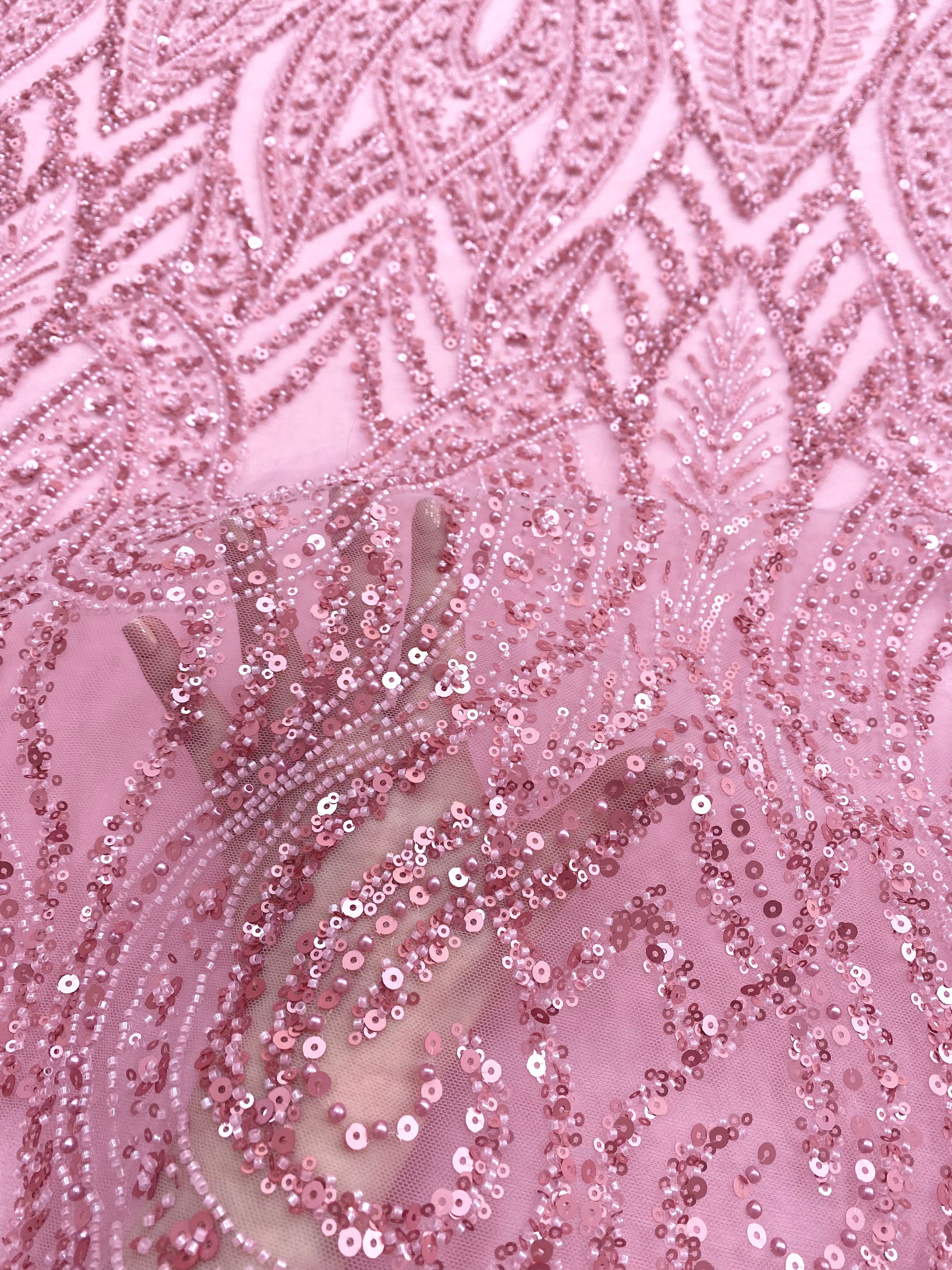 Dantela Couture Roz cu Model Geometric, cu Perle, Margele si Paiete