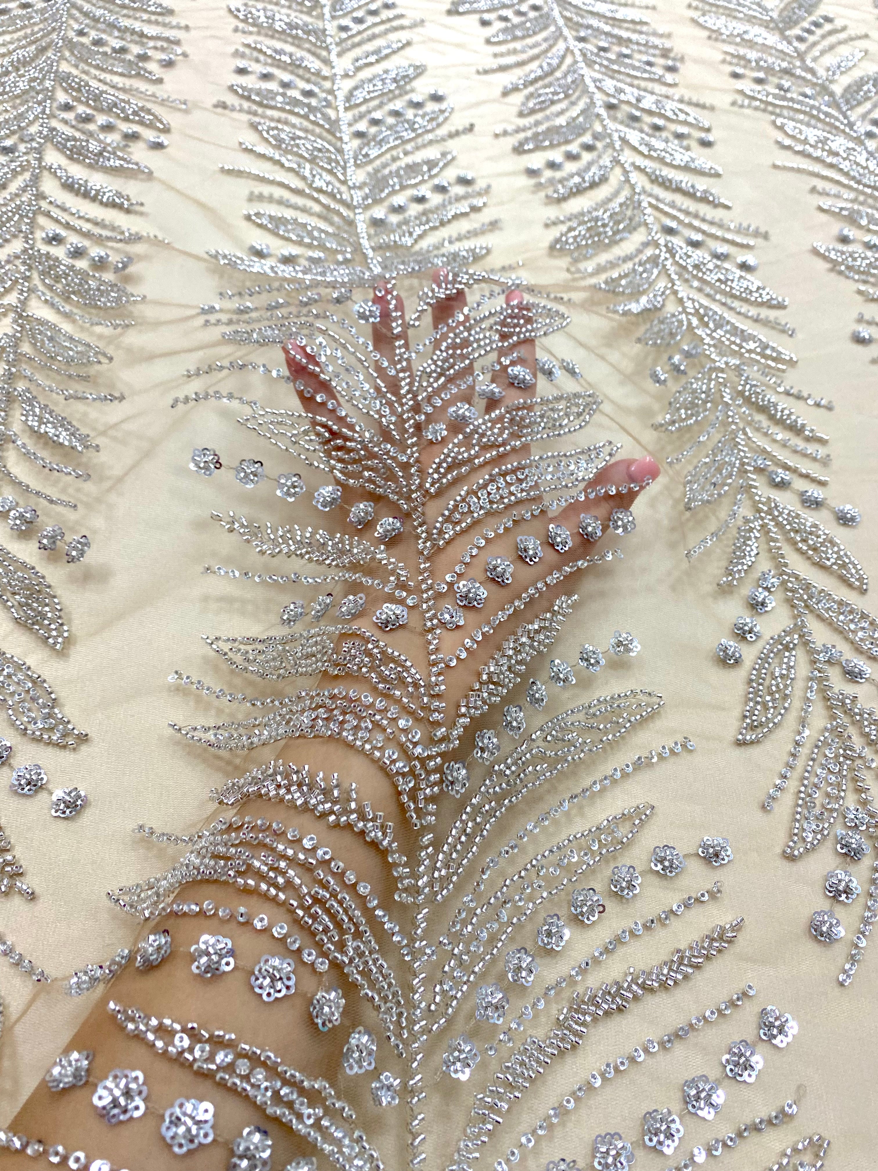 Dantela Couture Argintie pe Tulle Nude cu Crengi, cu Margele si Paiete
