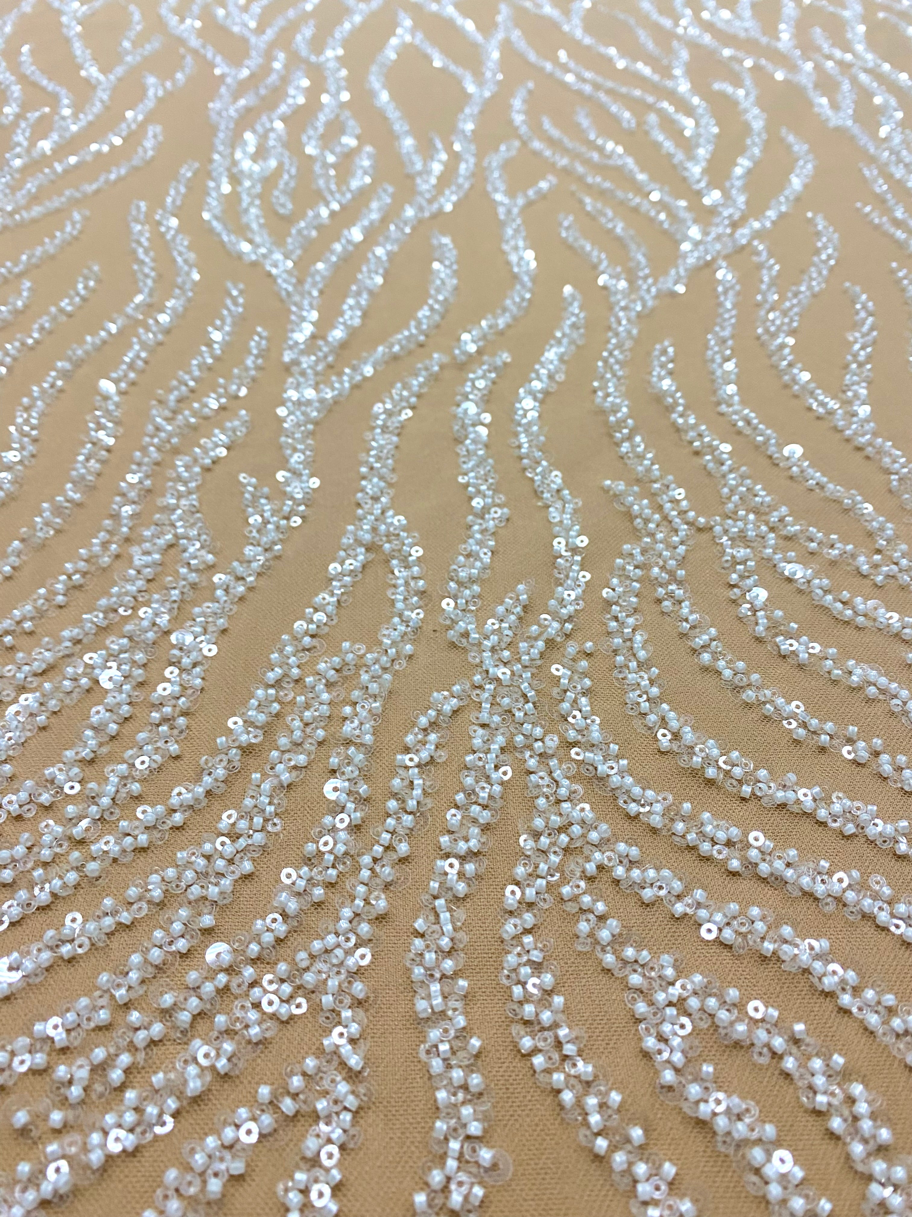 Dantela Couture Ivory pe Tulle Nude cu Siraguri, cu Margele si Paiete